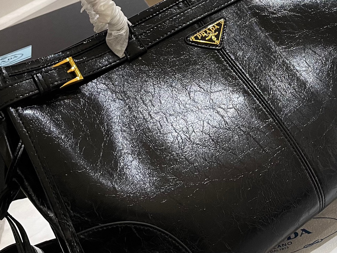 ☆PRADA☆ ソフトナッパレザー ミニハンドバッグ1点入荷☆正規品☆