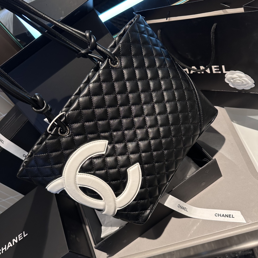 【トレンドのバイカラー】CHANEL シャネル ショルダーバッグ
