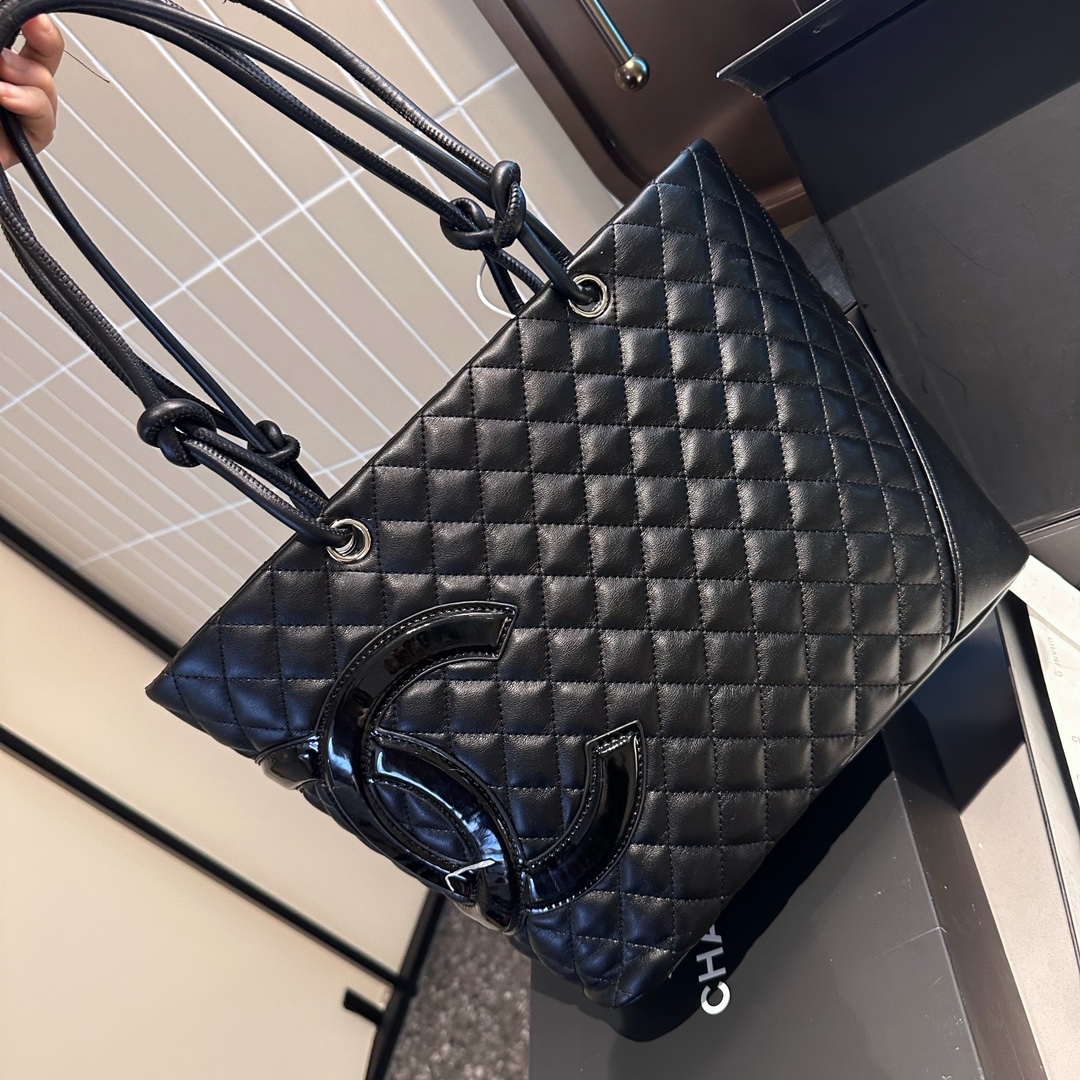 【トレンドのバイカラー】CHANEL シャネル ショルダーバッグ