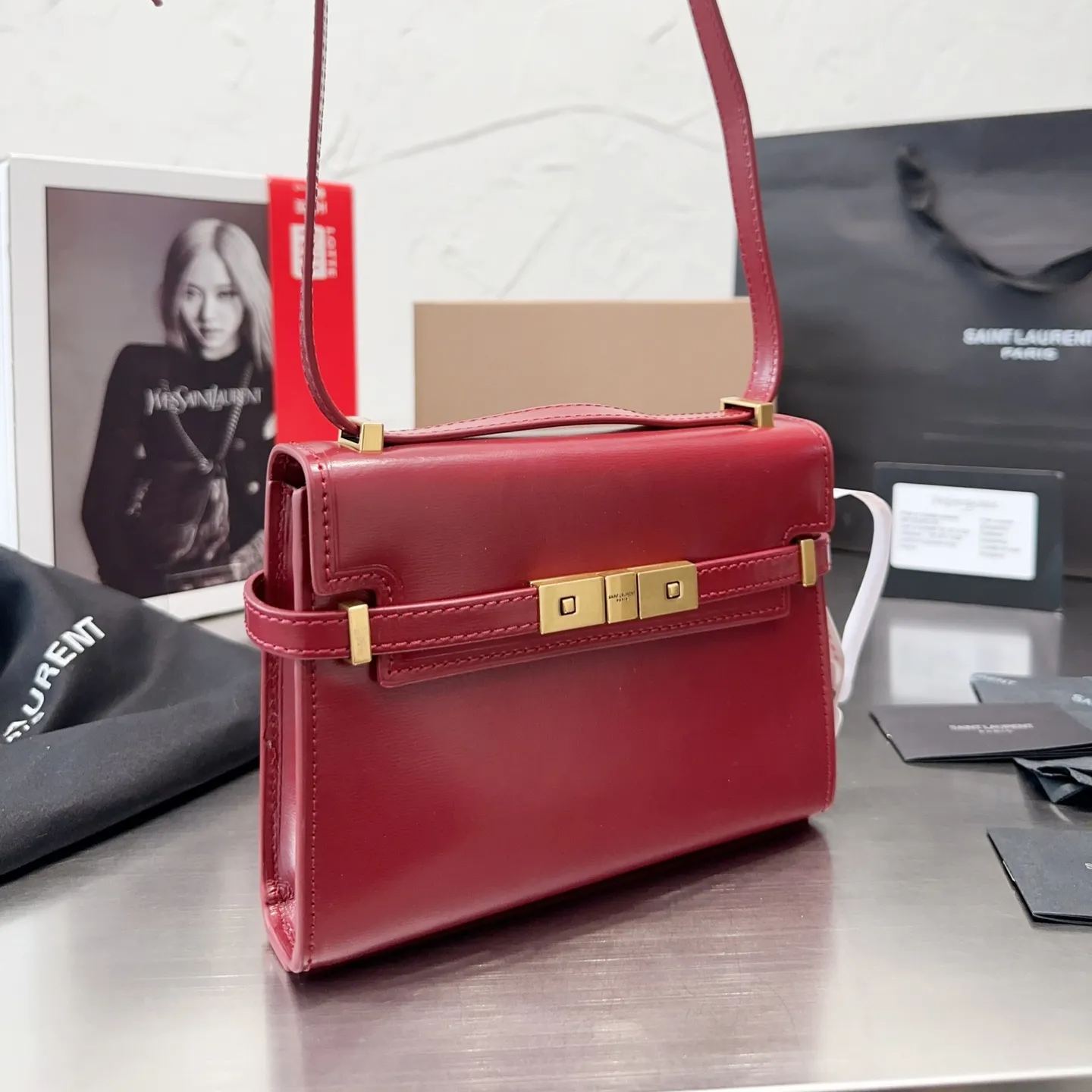 【Saint Laurent】【国内発送】マンハッタン ショルダーバッグ（スモール／ボックスサンローラン レザー） ★全色★