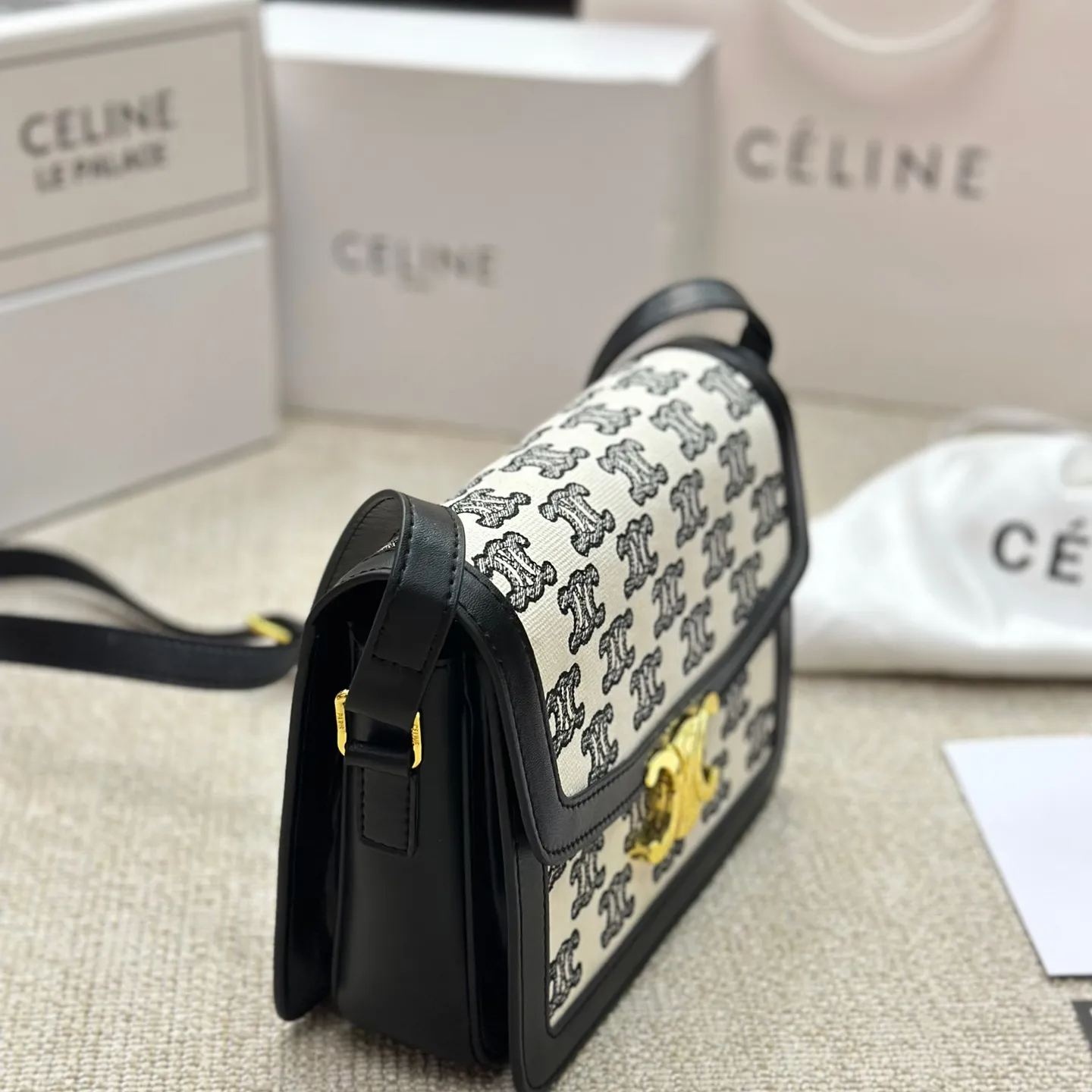 CELINE【入手困難】トリオンフエンブロイダリースモール/TEEN BK