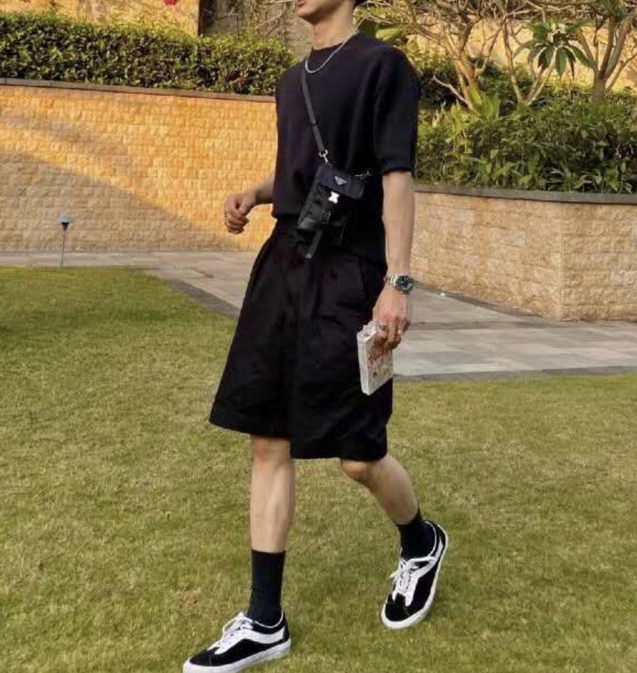 【PRADA】人気商品もセール！Re-Nylon ショルダーバッグ