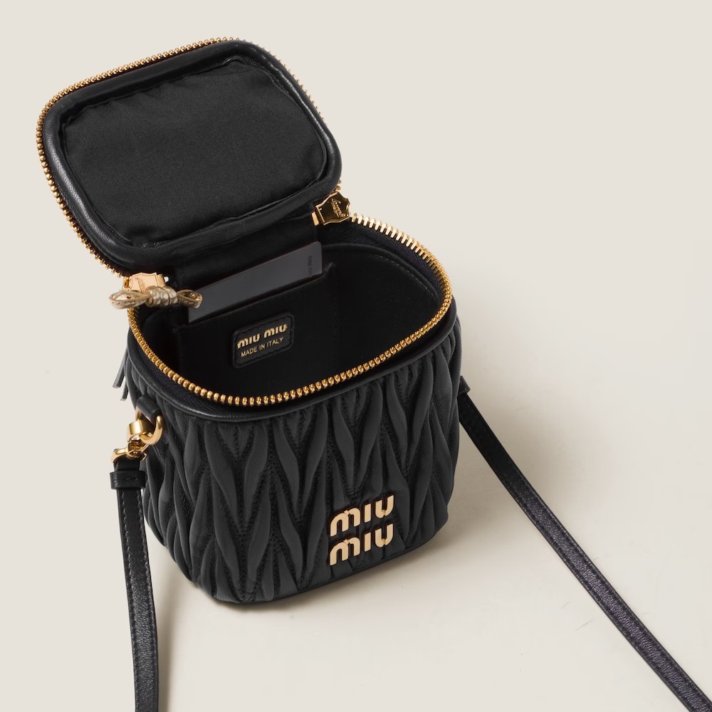 直営店■MiuMiu■マテラッセレザーミニポーチ