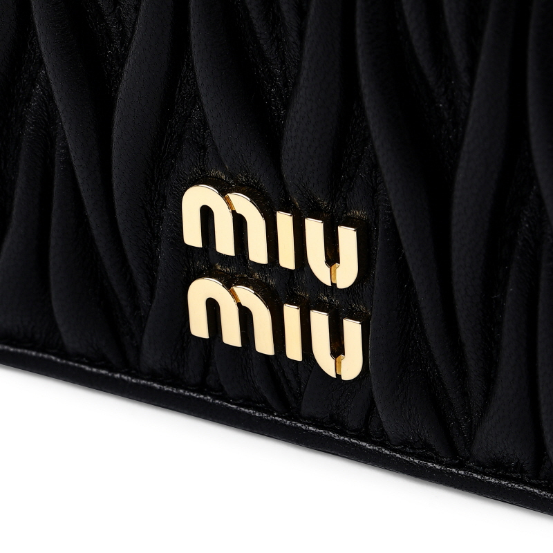★関税込★MIUMIU ミュウミュウ マテラッセ レザー 二つ折り財布