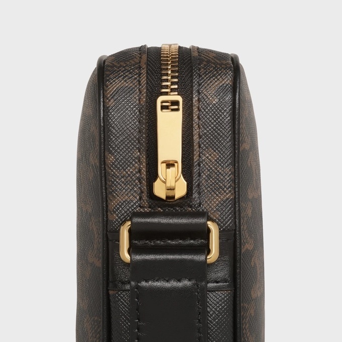 国内即発 人気 CELINE トリオンフミディアム ショルダーバッグ