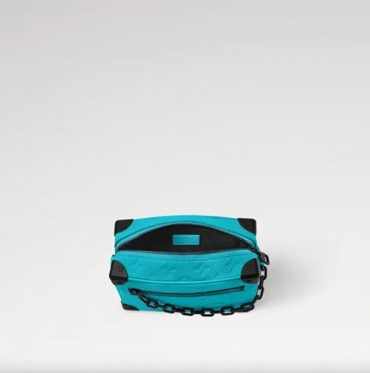 目を惹く綺麗なブルー♪【Louis Vuitton】ミニ・ソフトトランク