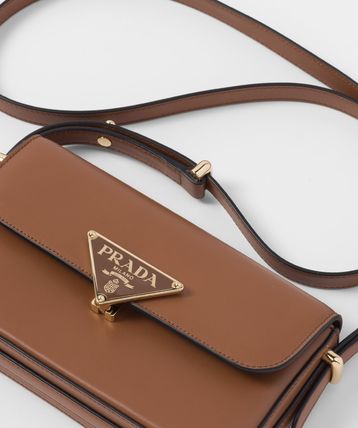 【PRADA】トライアングルロゴ レザーショルダーバッグ 23/24AW