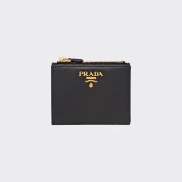 ◆PRADA◆可愛い色の革ジッパー財布です