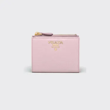 ◆PRADA◆可愛い色の革ジッパー財布です