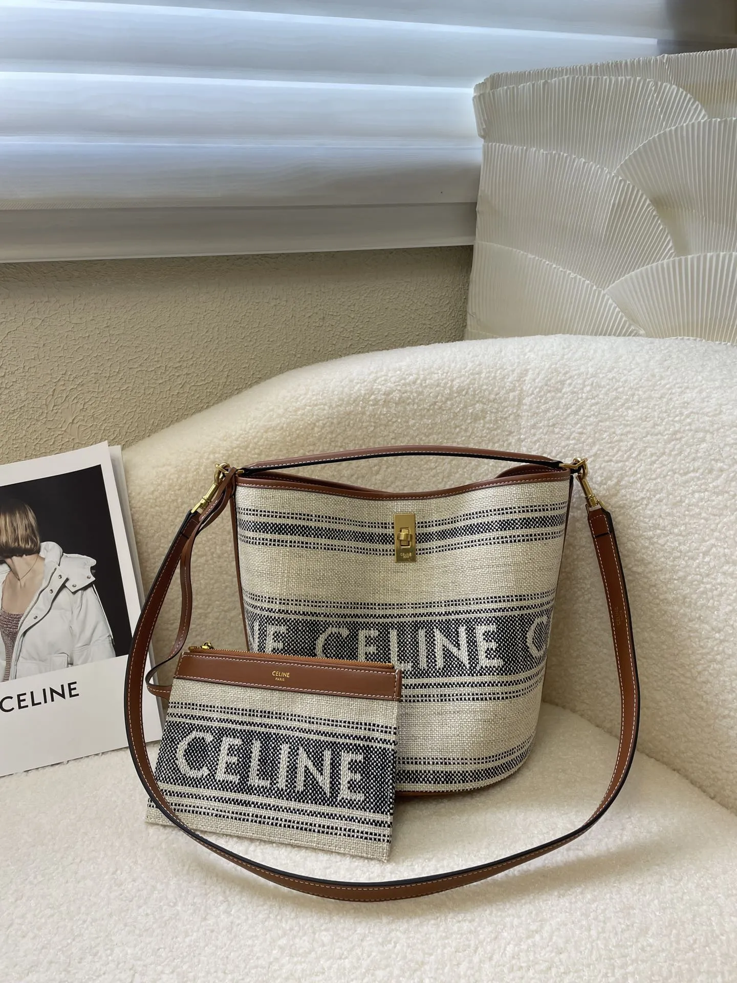 セリーヌ ハンドバッグ ショルダーバッグ ティーン バケット16 セーズ ホワイト ブラック レディース CELINE 197572ERF 01WB TEEN BUCKET WHITE BLACK(ig21)