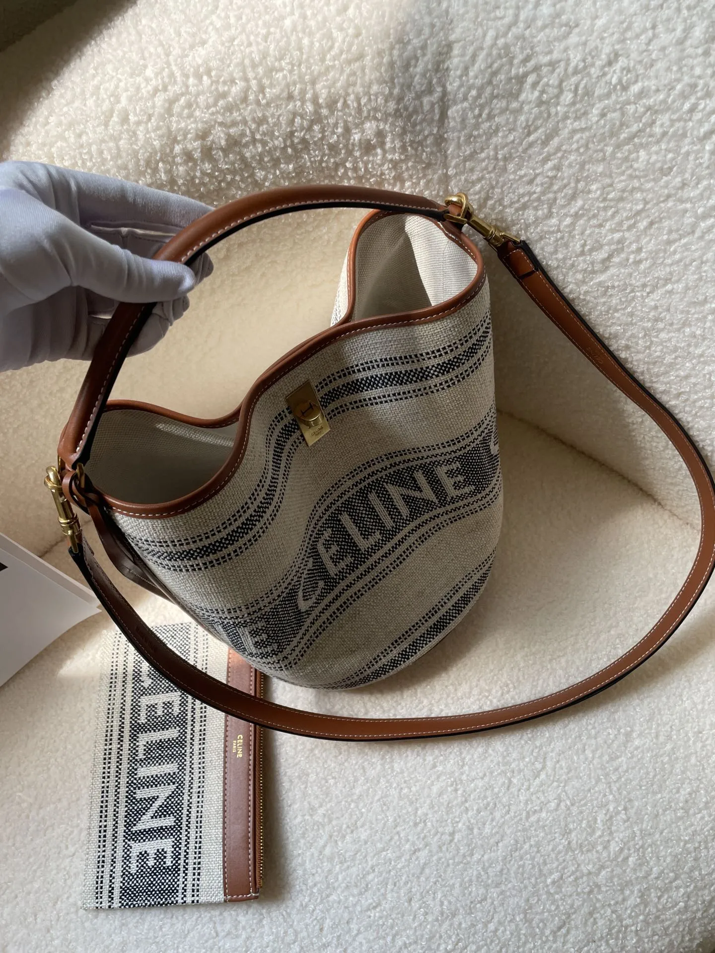 セリーヌ ハンドバッグ ショルダーバッグ ティーン バケット16 セーズ ホワイト ブラック レディース CELINE 197572ERF 01WB TEEN BUCKET WHITE BLACK(ig21)