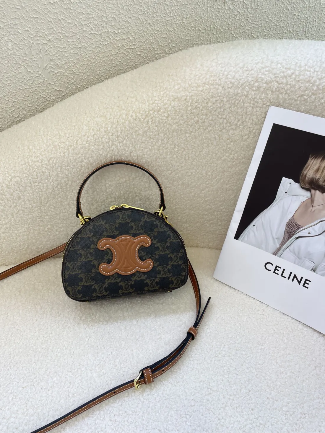 23AW新作セリーヌ ハーフムーンケース バッグ【CELINE】