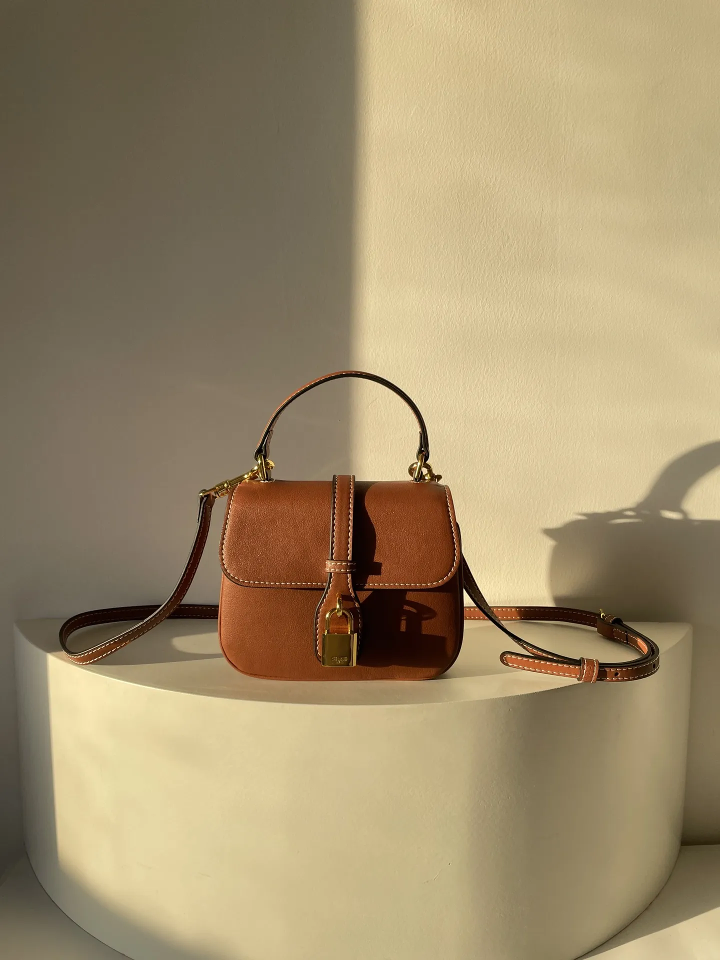 【関税送料無料】CELINE ミニ タブー スムースカーフスキン
