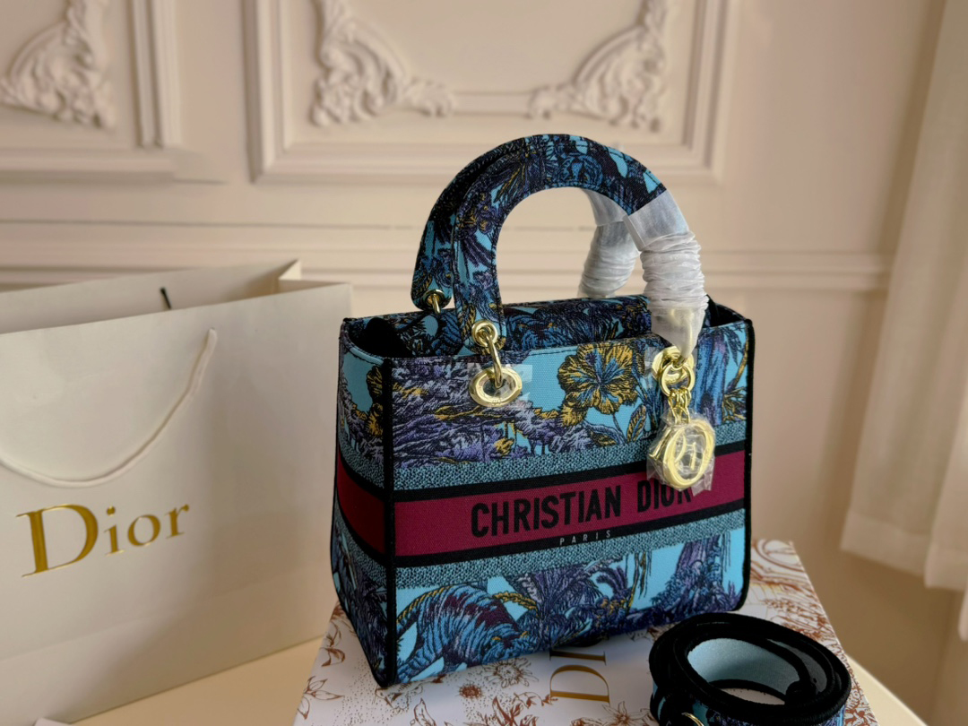 Lady Dior ディオデイハンドバッグ