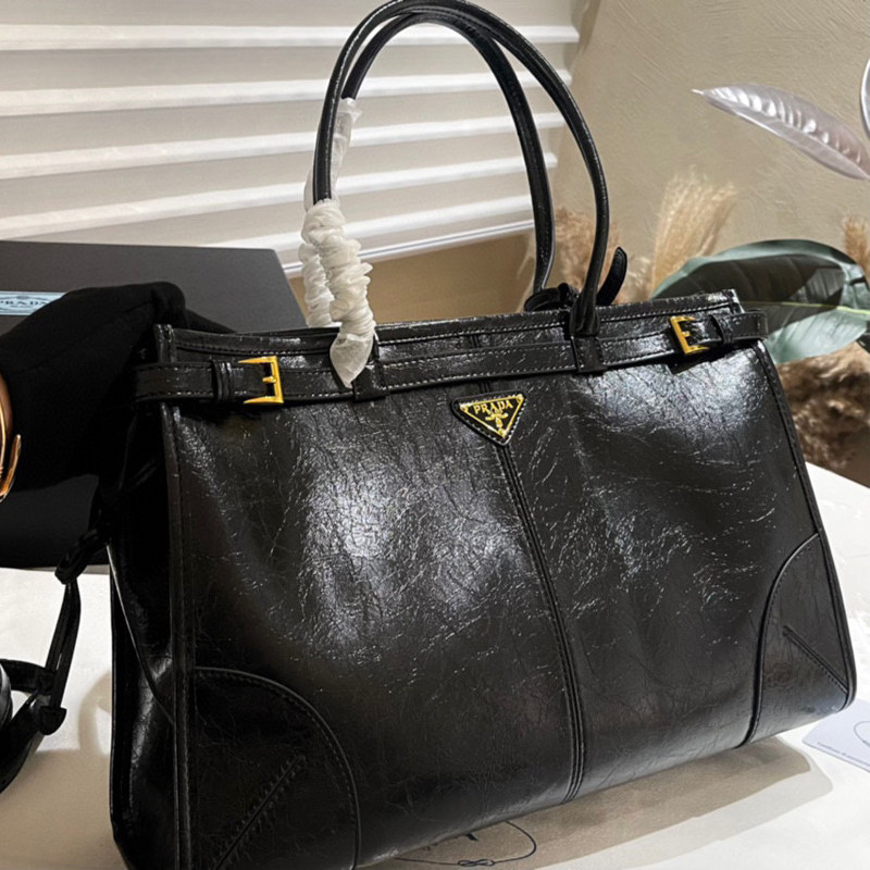 ☆PRADA☆ ソフトナッパレザー ミニハンドバッグ1点入荷☆正規品☆