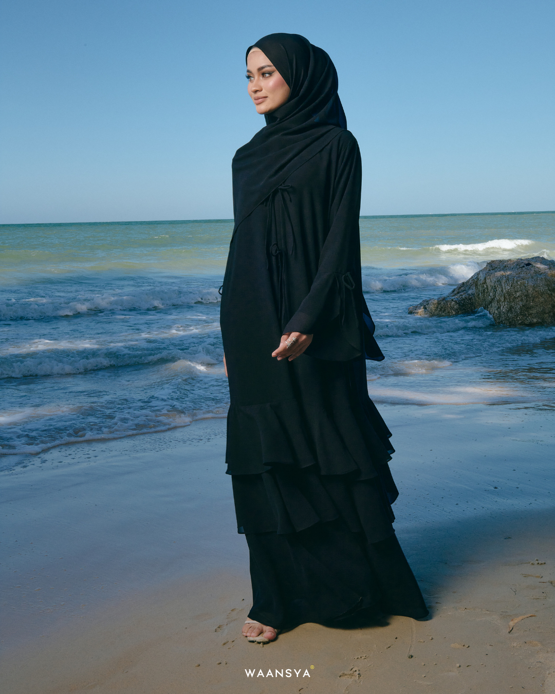 THALIA ABAYA IN BLACK