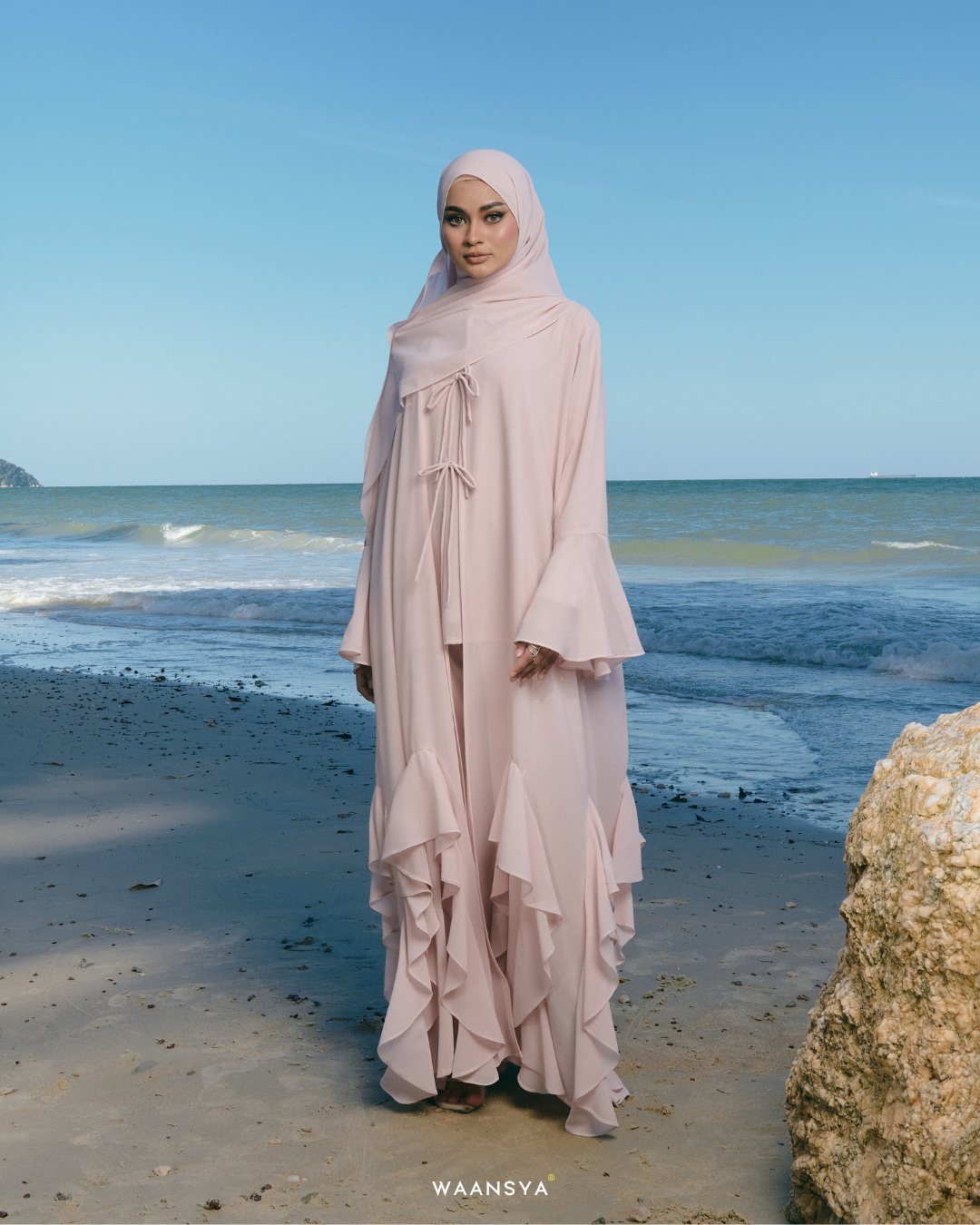 RANIA ABAYA IN SOFT PINK
