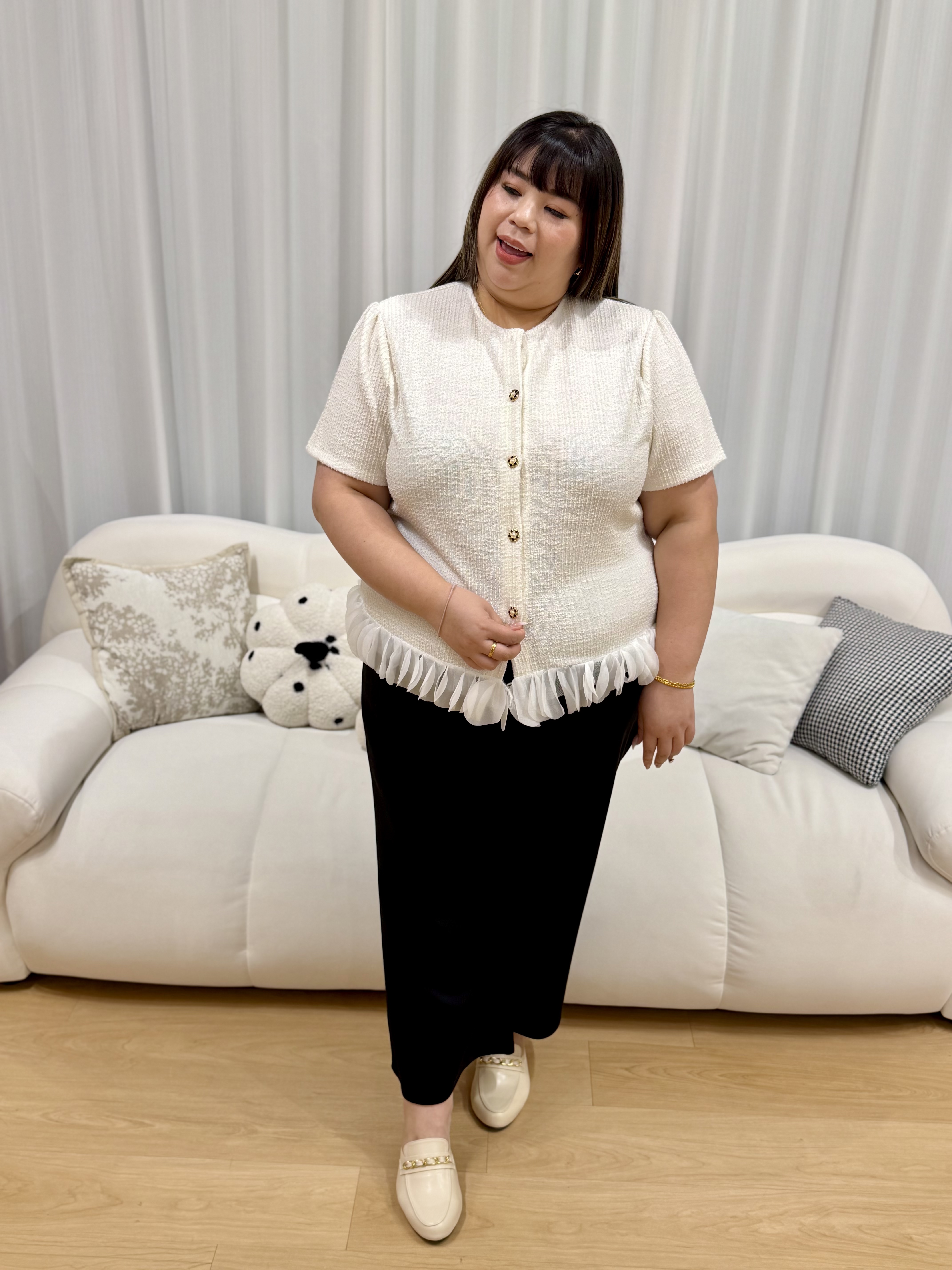 Coen Coco White Petals Top | Plus Size Top