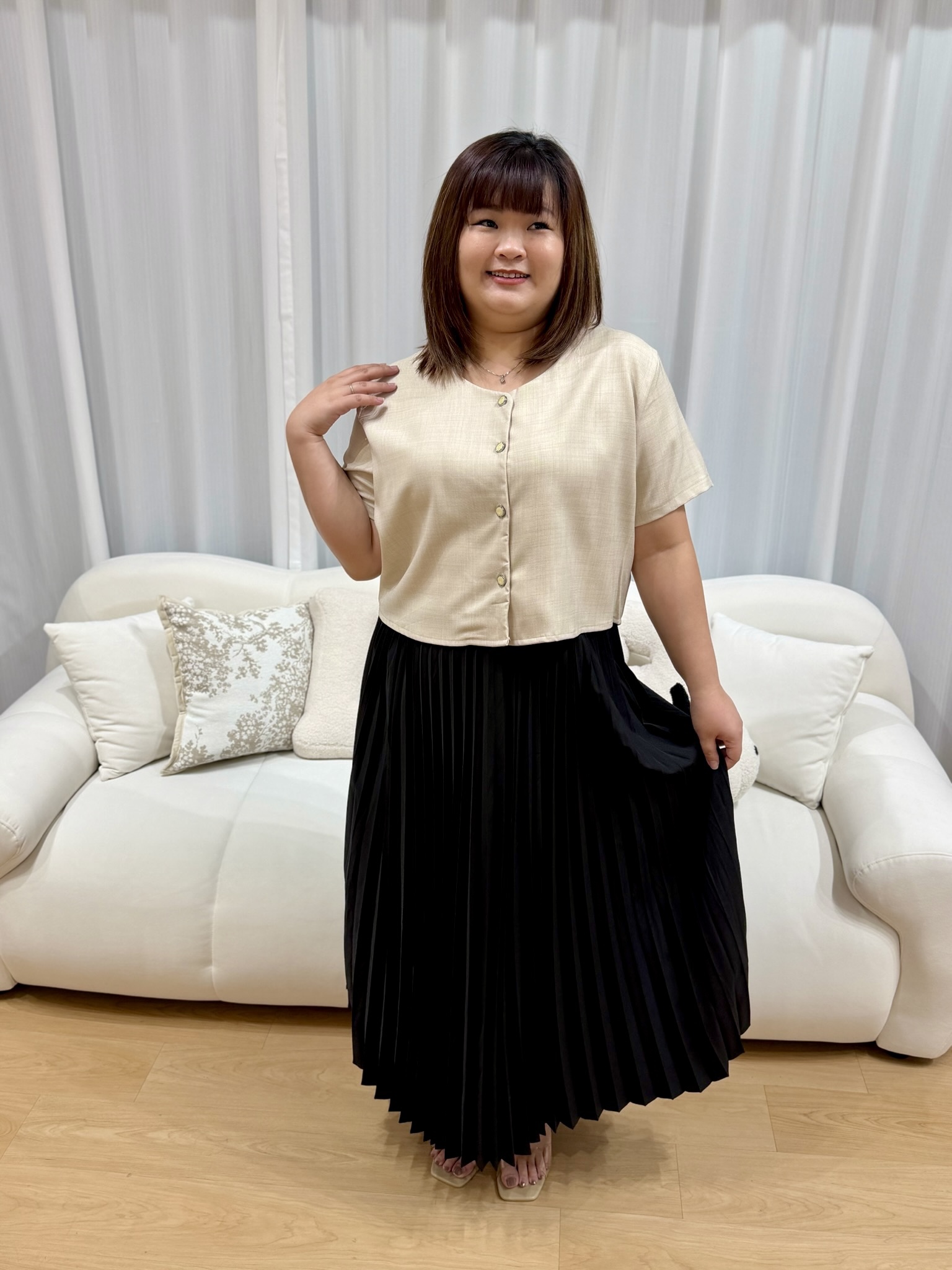 Kilo Button Pearl Top | Plus Size Top