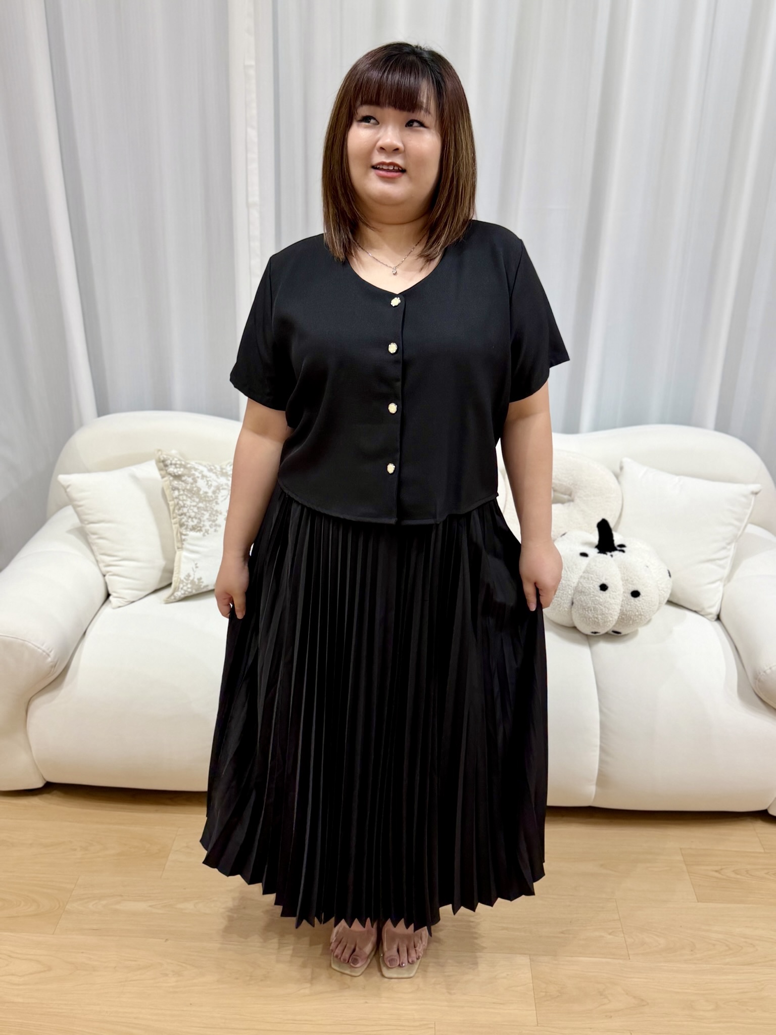 Kilo Button Pearl Top | Plus Size Top