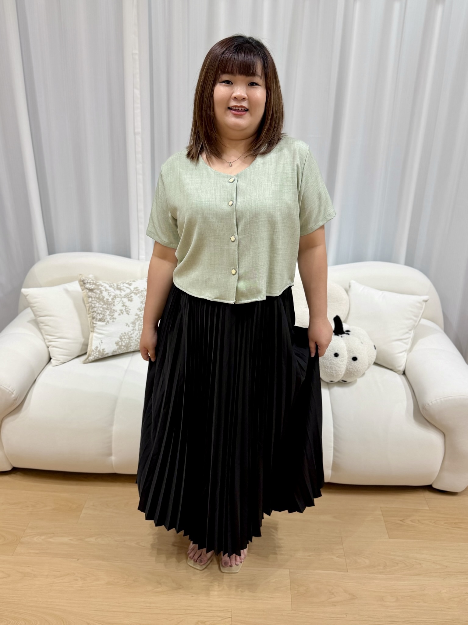 Kilo Button Pearl Top | Plus Size Top