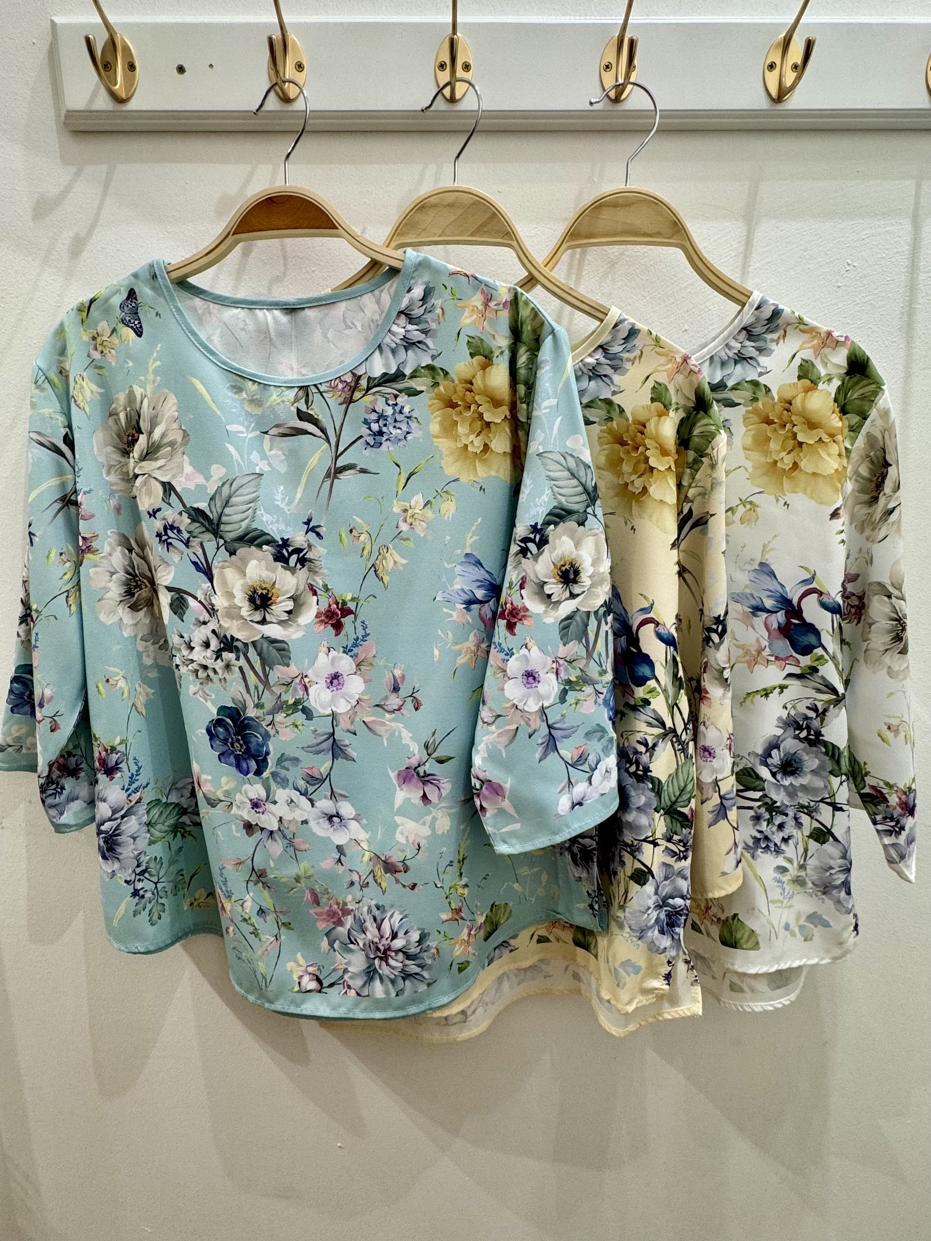 Hibiscus Garden Top | Plus Size Top