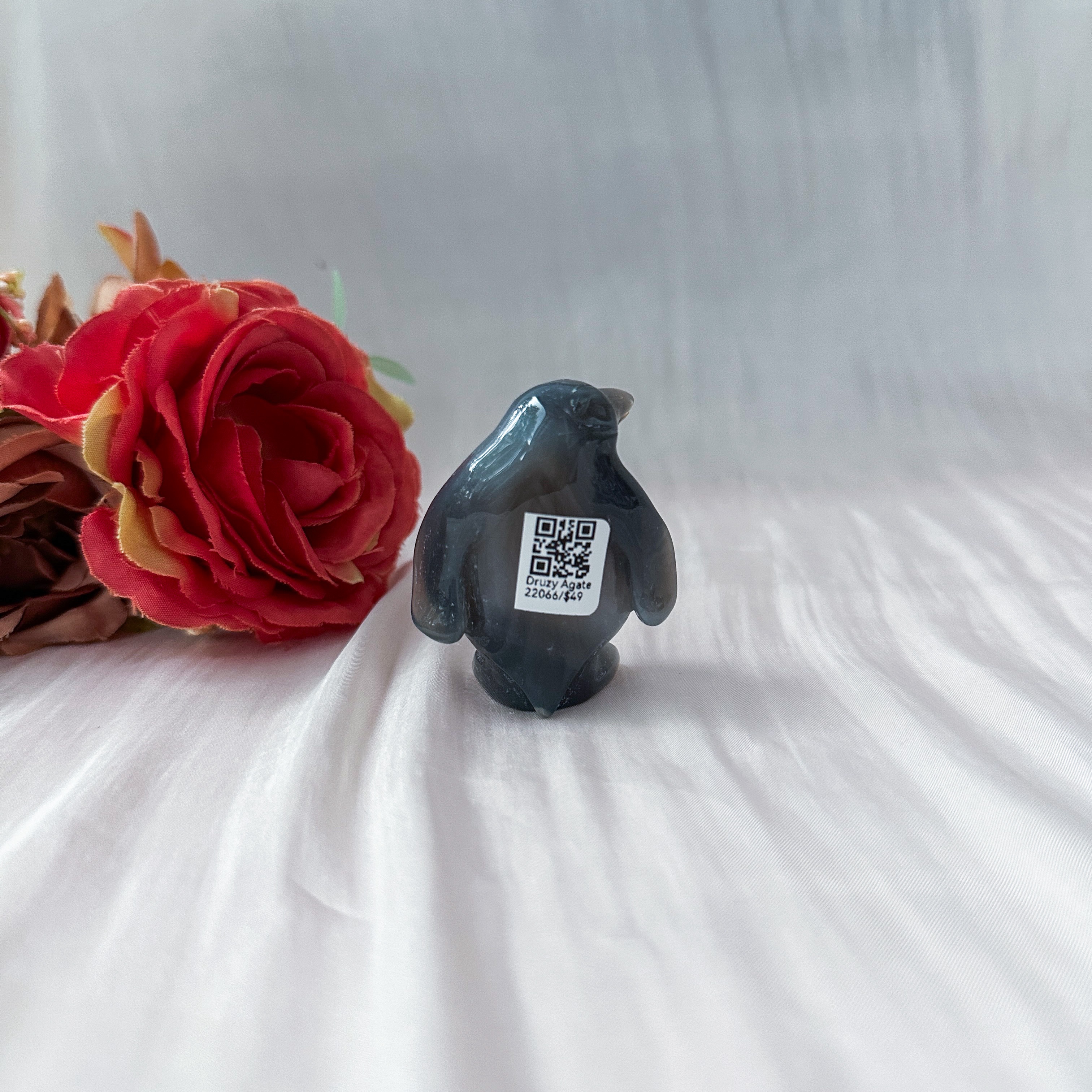 Druzy Agate Penguin (42.5mm)