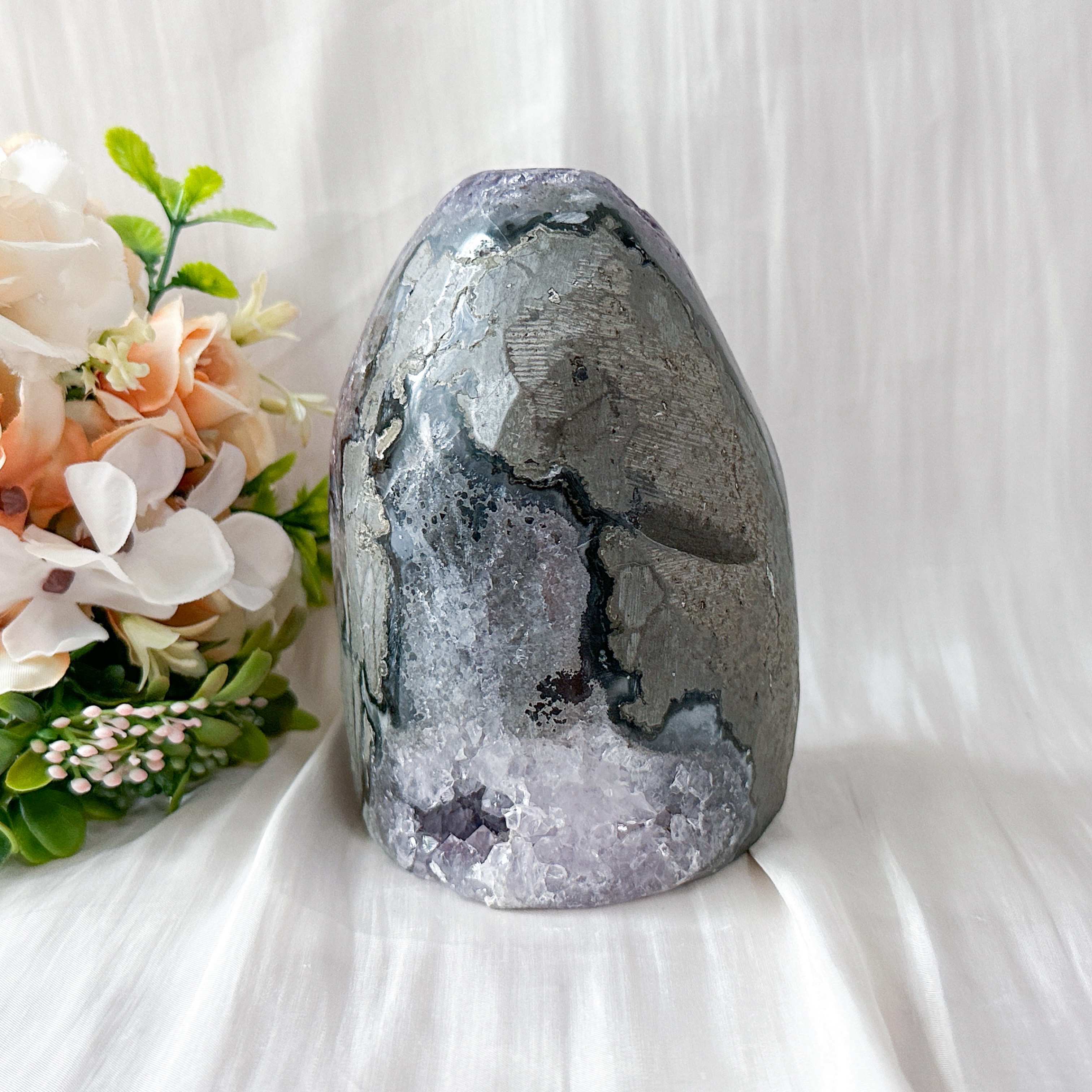 Amethyst Geode - 124mm