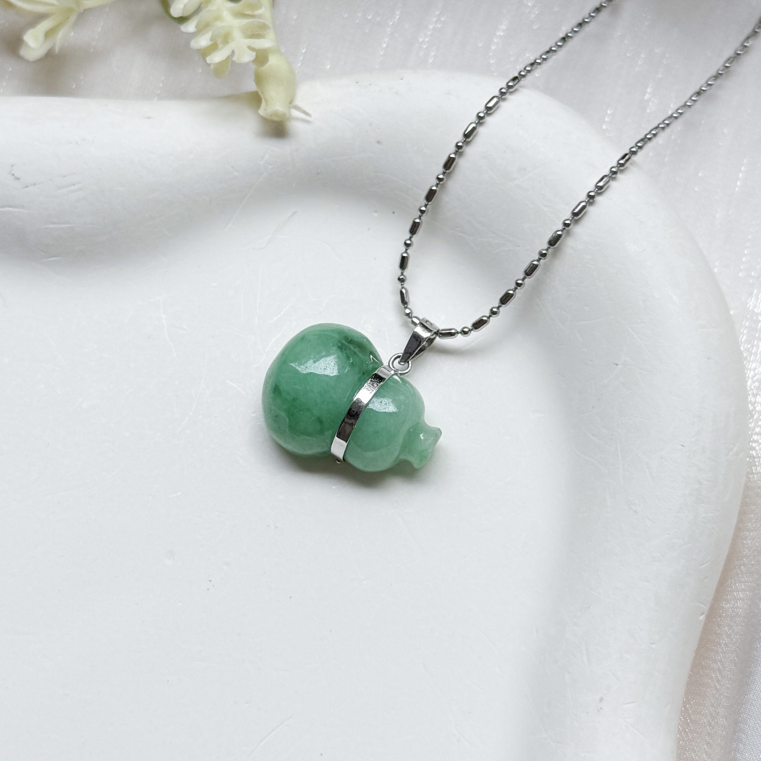 Grade A Apple Green Jade Hulu Pendant - 18K WG