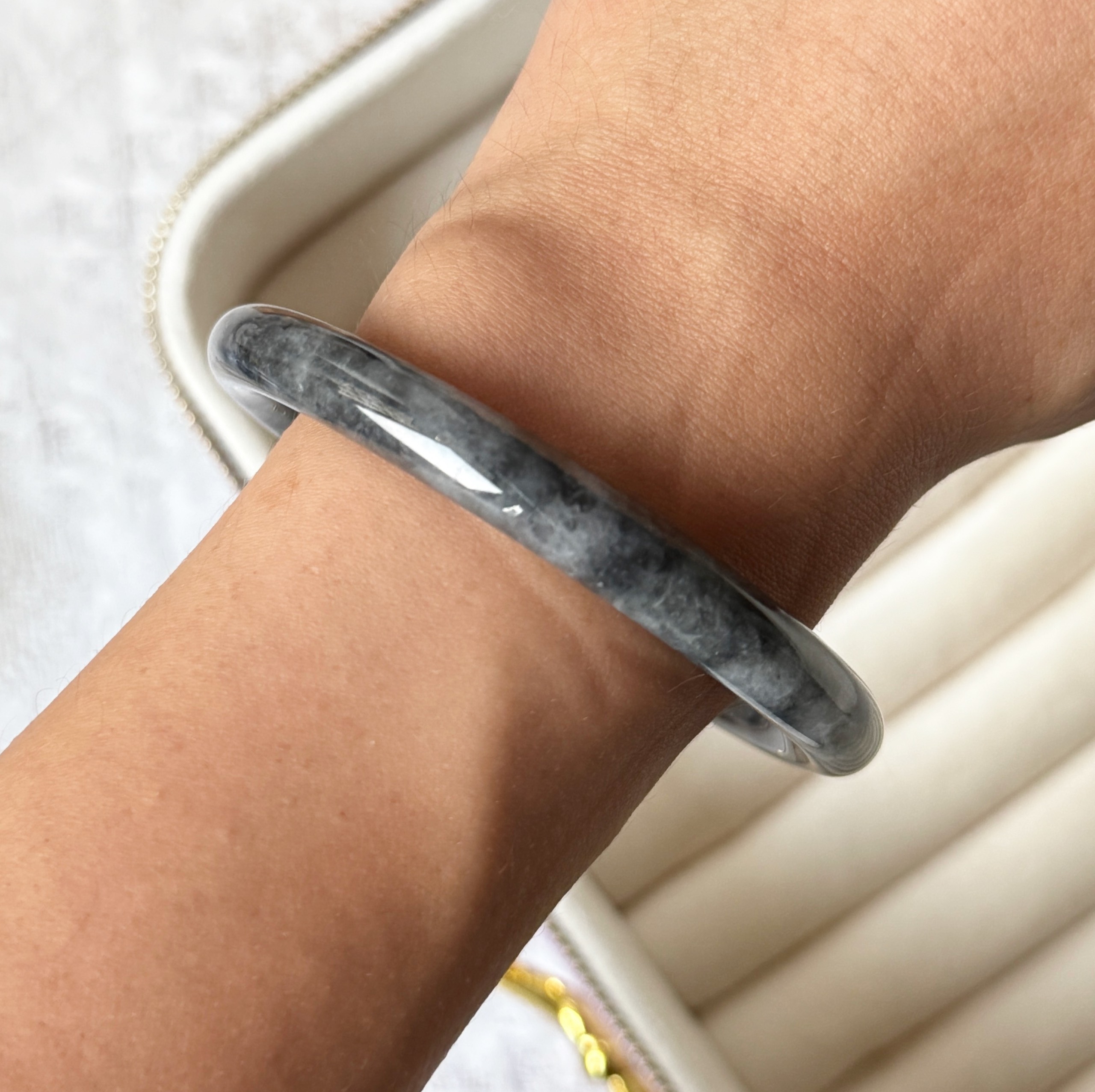 Grade A Ash Grey Jade Yuan Tiao Bangle - S56/29g