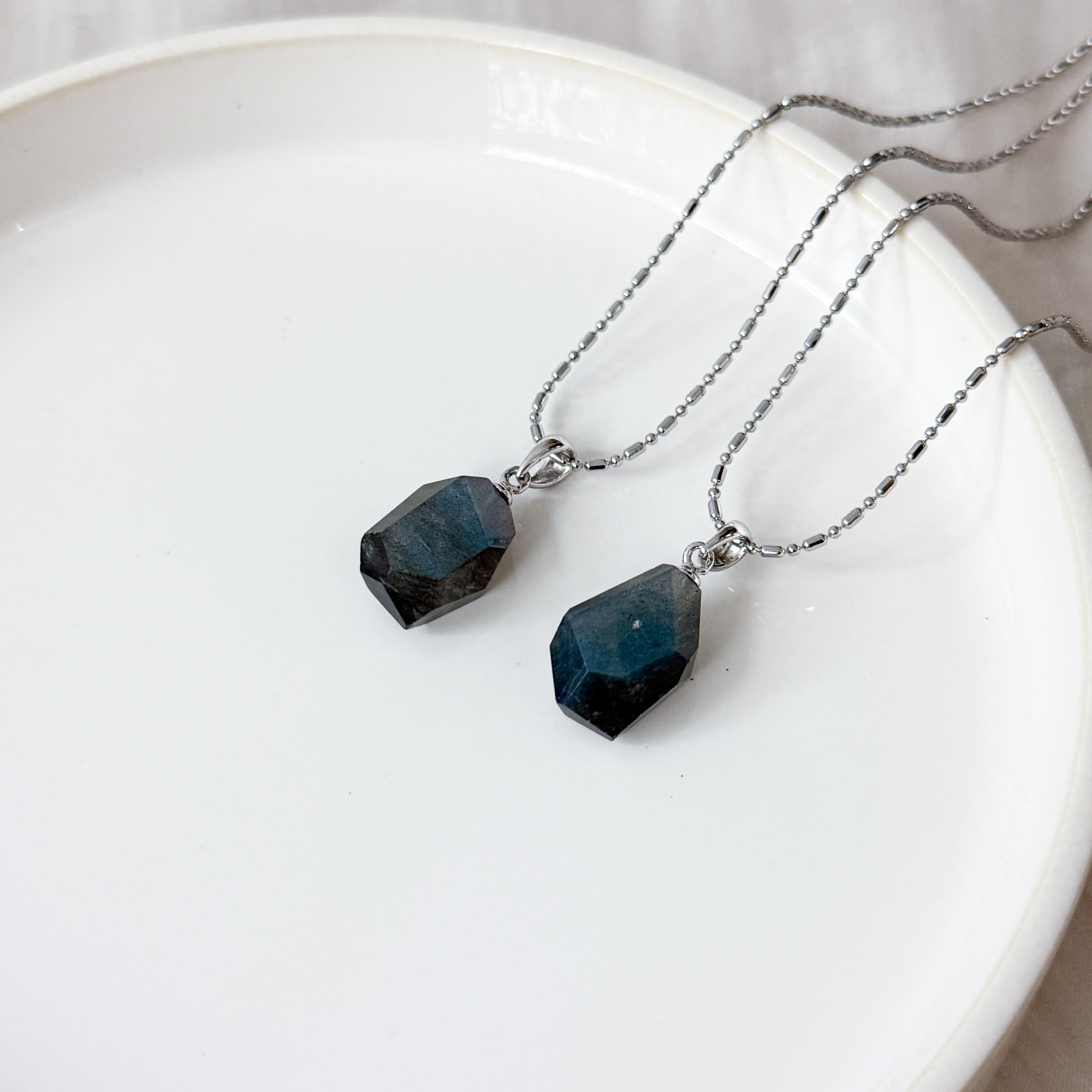 Labradorite Tumble Cut Pendant