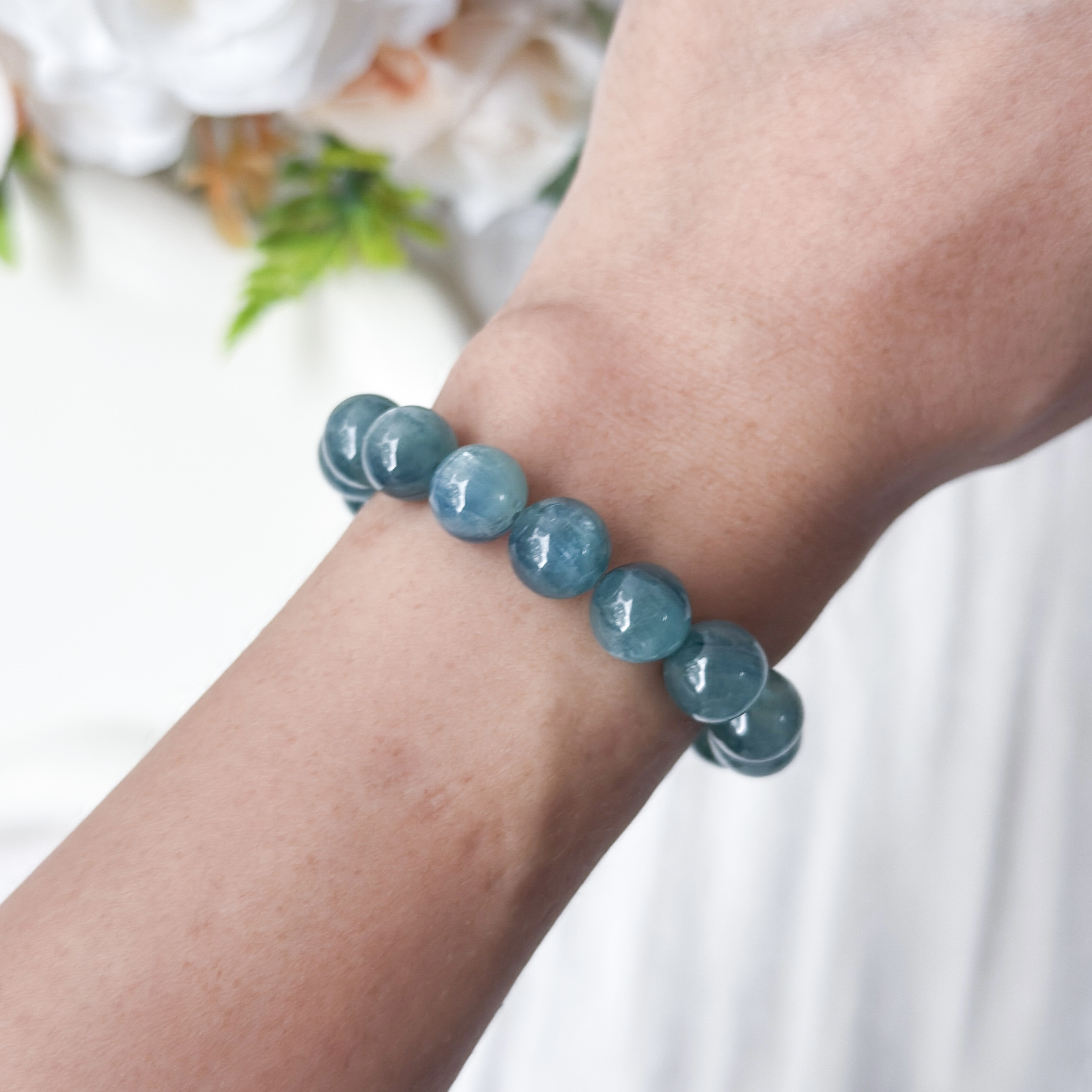 Green Kyanite 10mm Bracelet