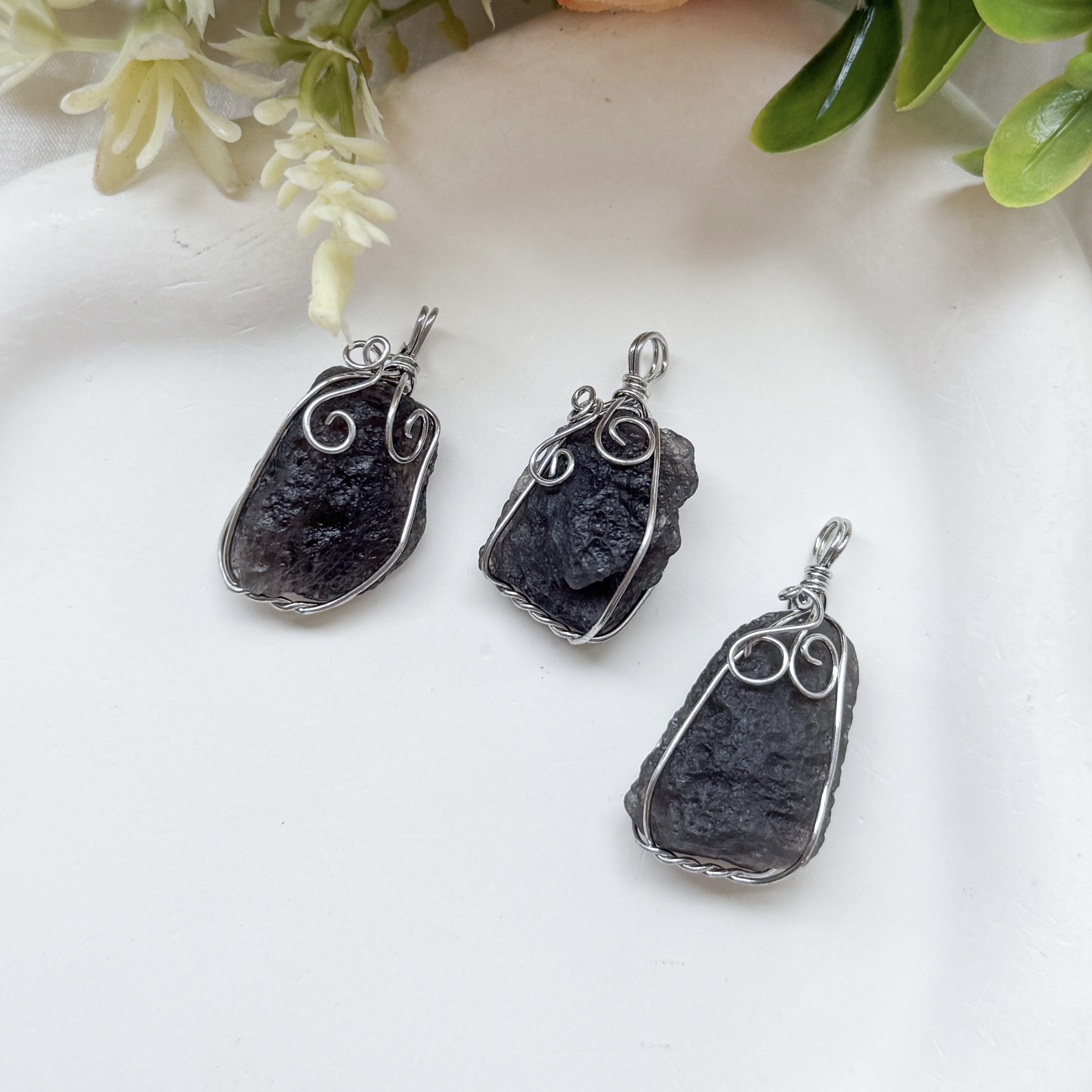 Saffordite Raw (L) Pendant