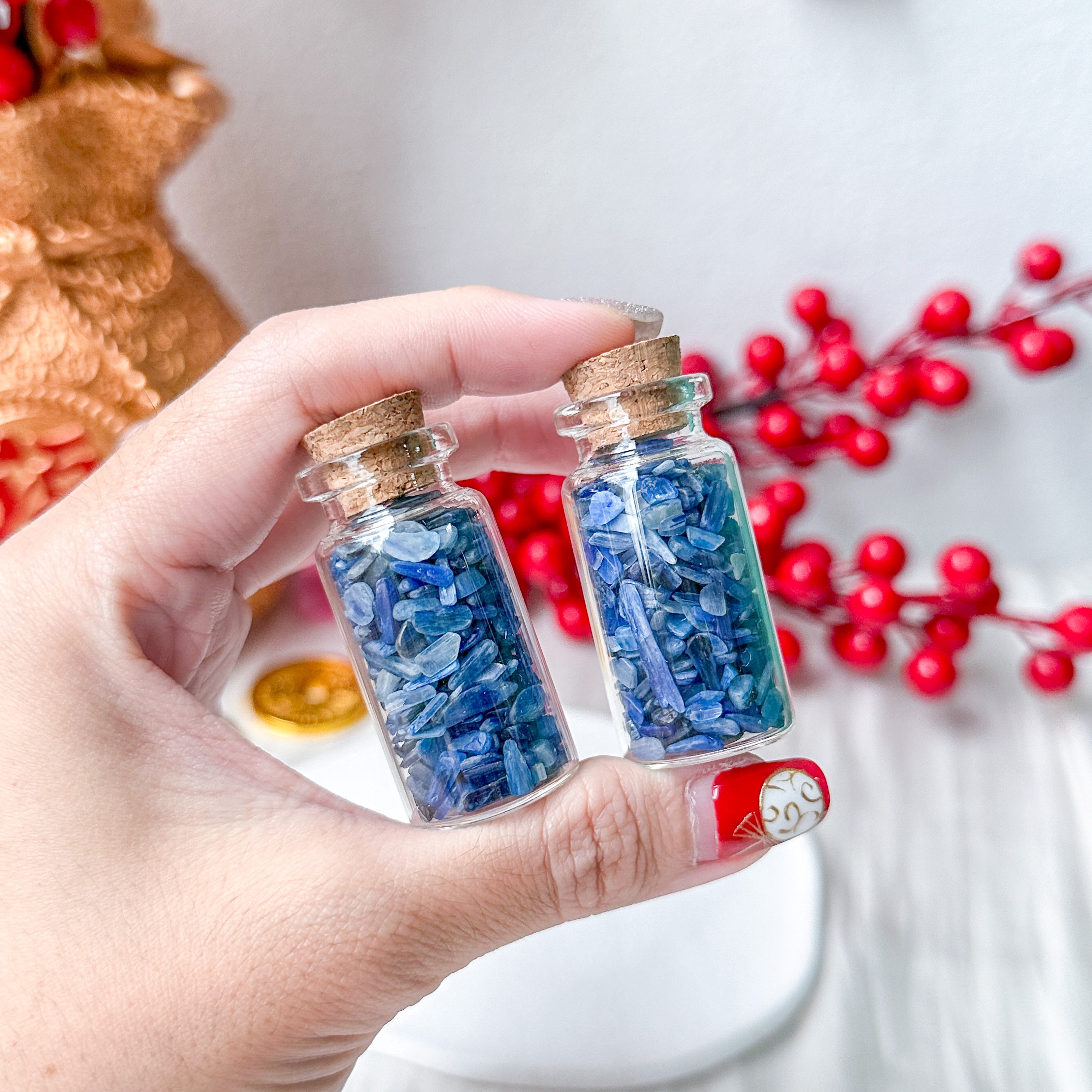 Kyanite Chips Bottle