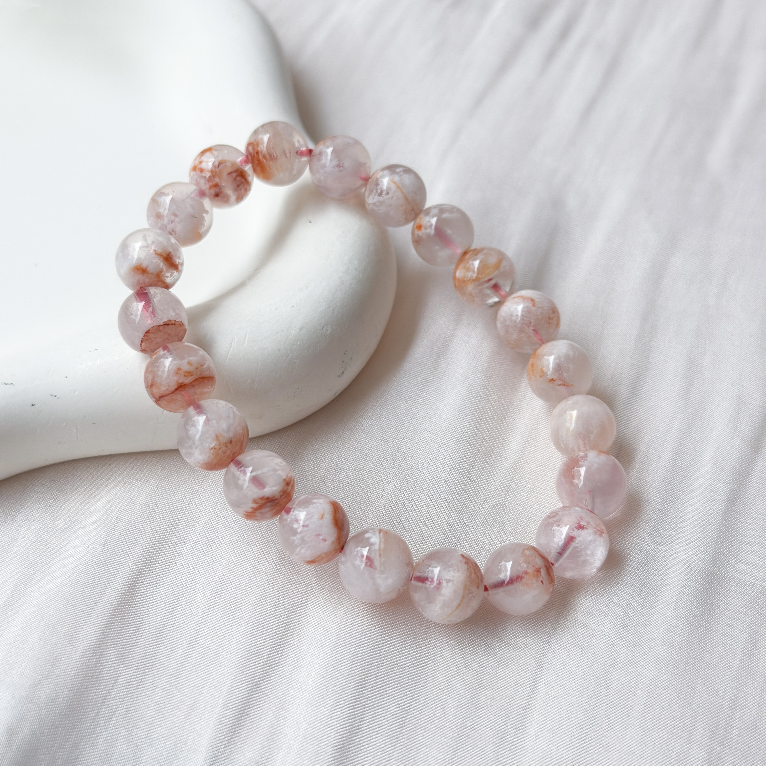 Scarlet Snow Phantom 9-10mm AAA+ Bracelet