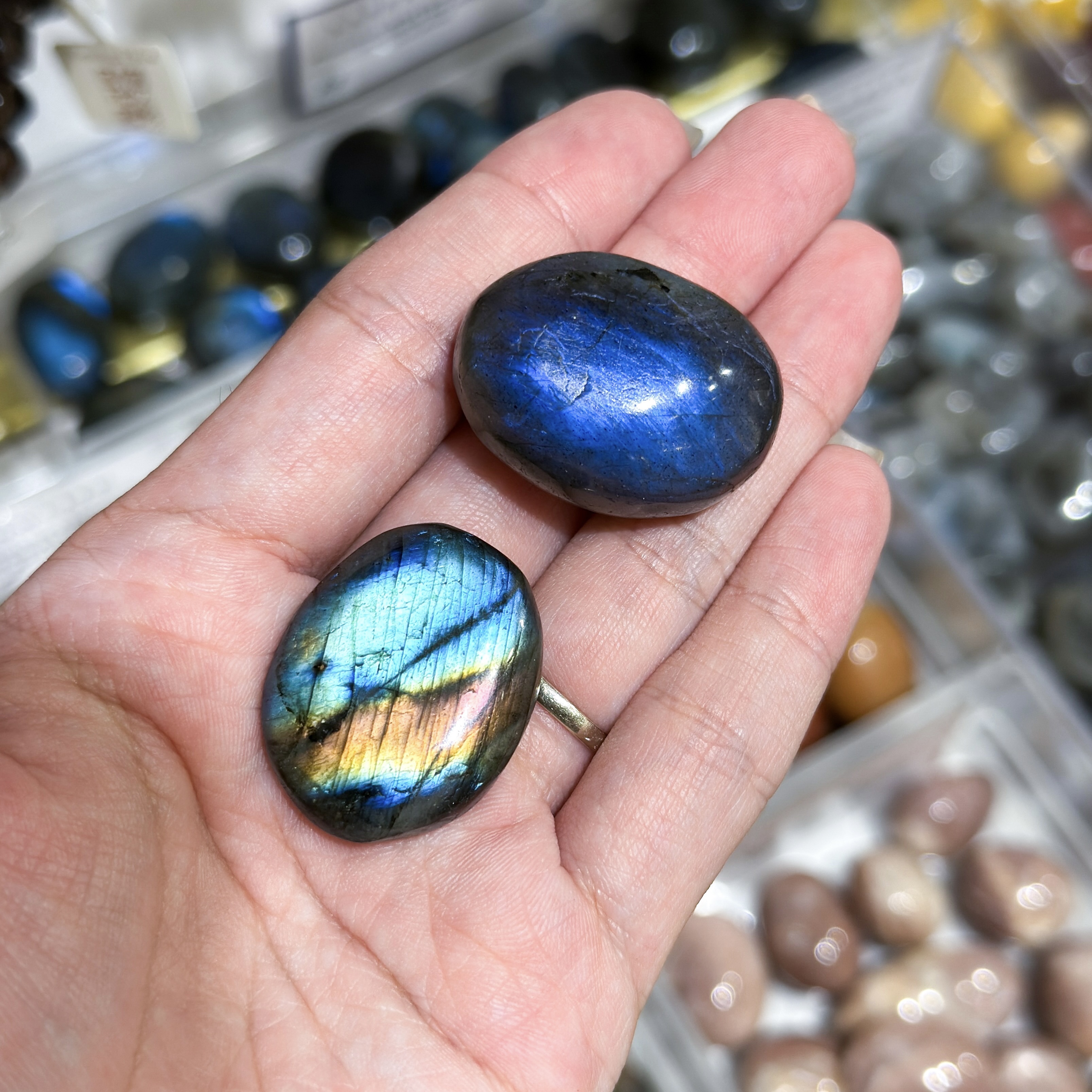 Blue Sheen Labradorite Tumble
