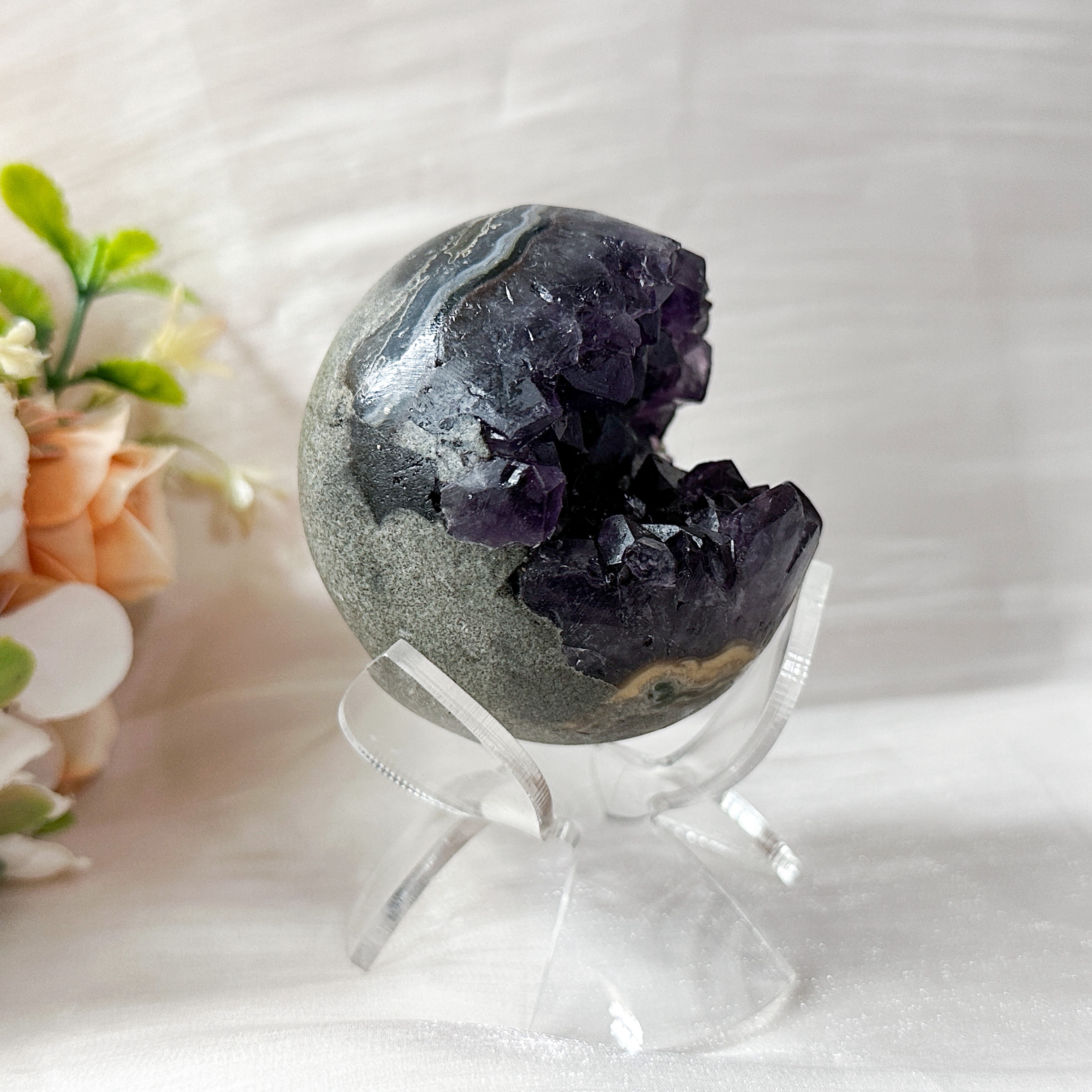 Amethyst Raw Sphere w Sphere Stand