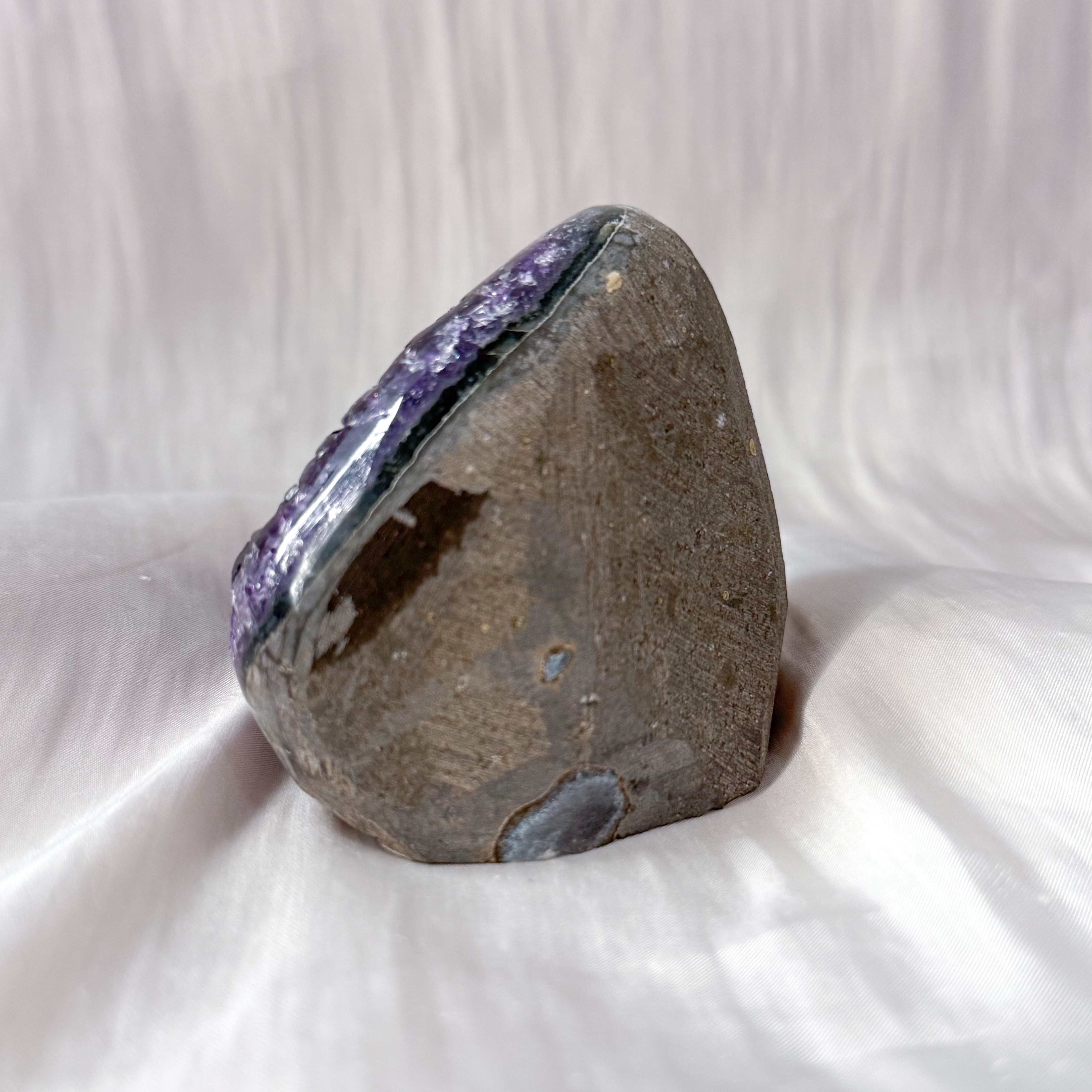 Amethyst geode - 64g