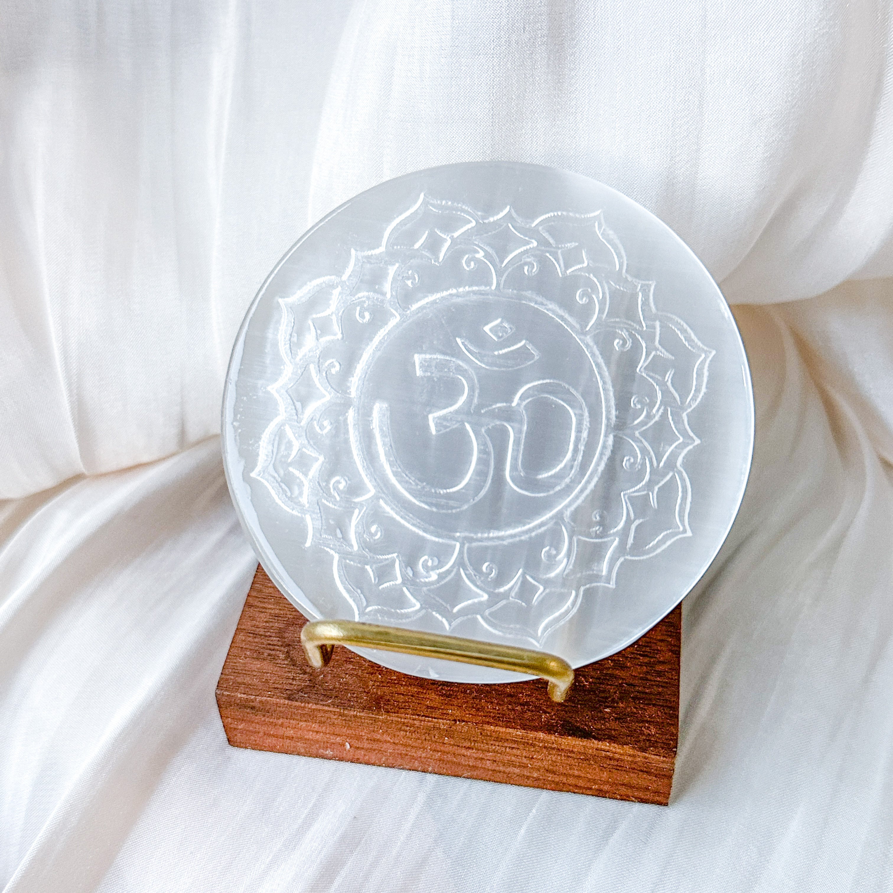 Selenite Om Plate
