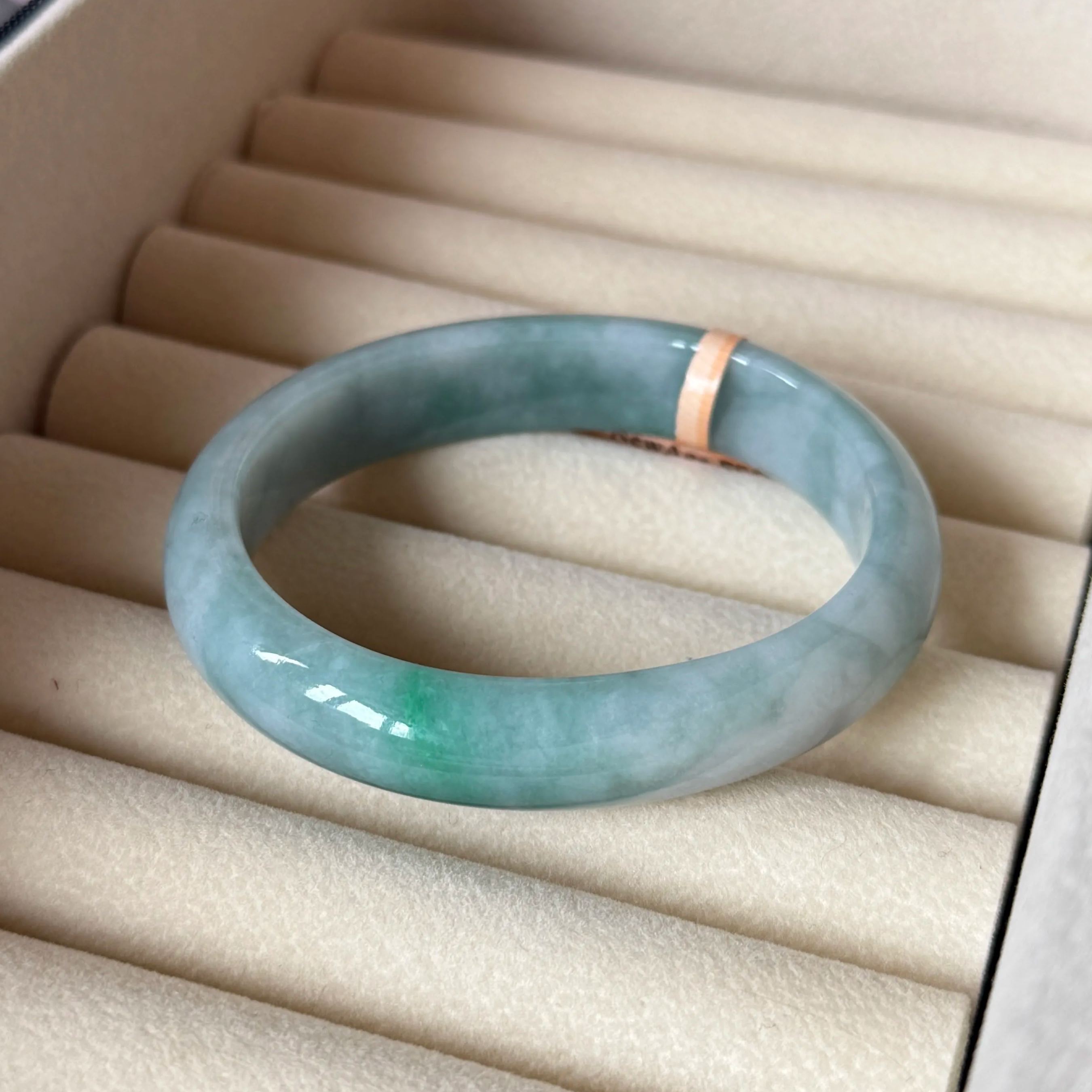 Grade A Waterhue Lavender Green Jade Oval Bangle - S53/37.2g