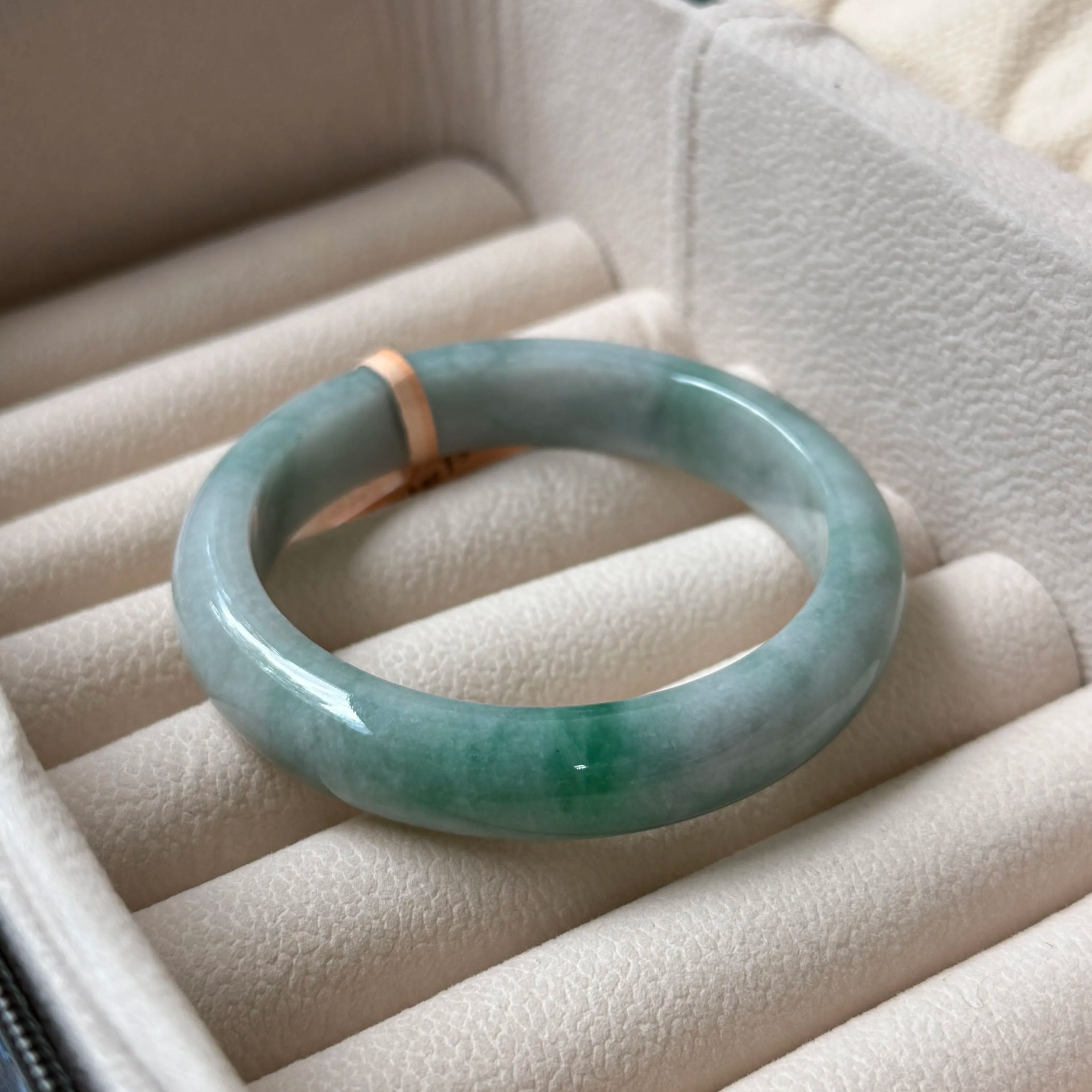 Grade A Waterhue Green Jade Bangle - S52+/45.6g