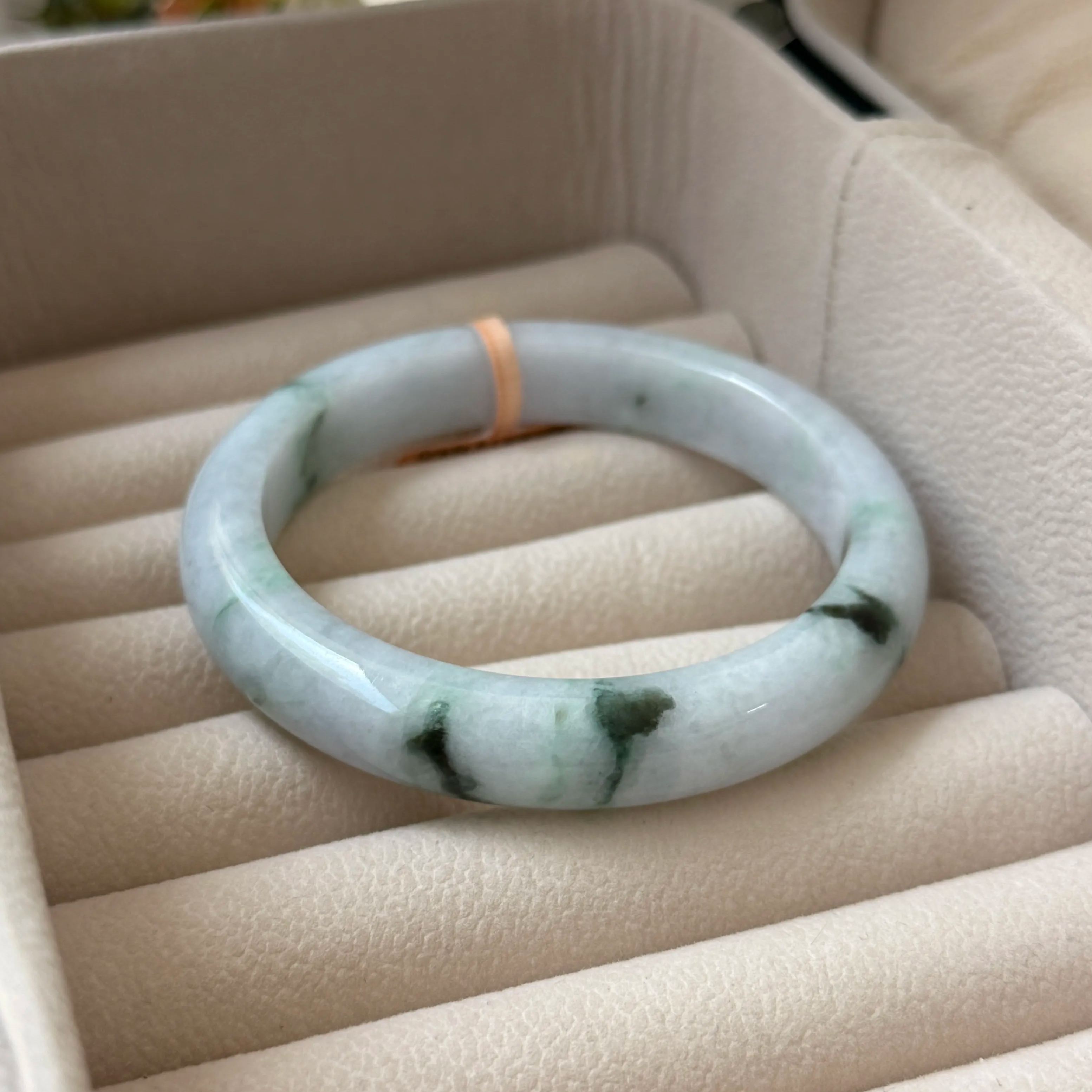 Grade A Lavender Flora Green Jade Bangle - S58/56.3g