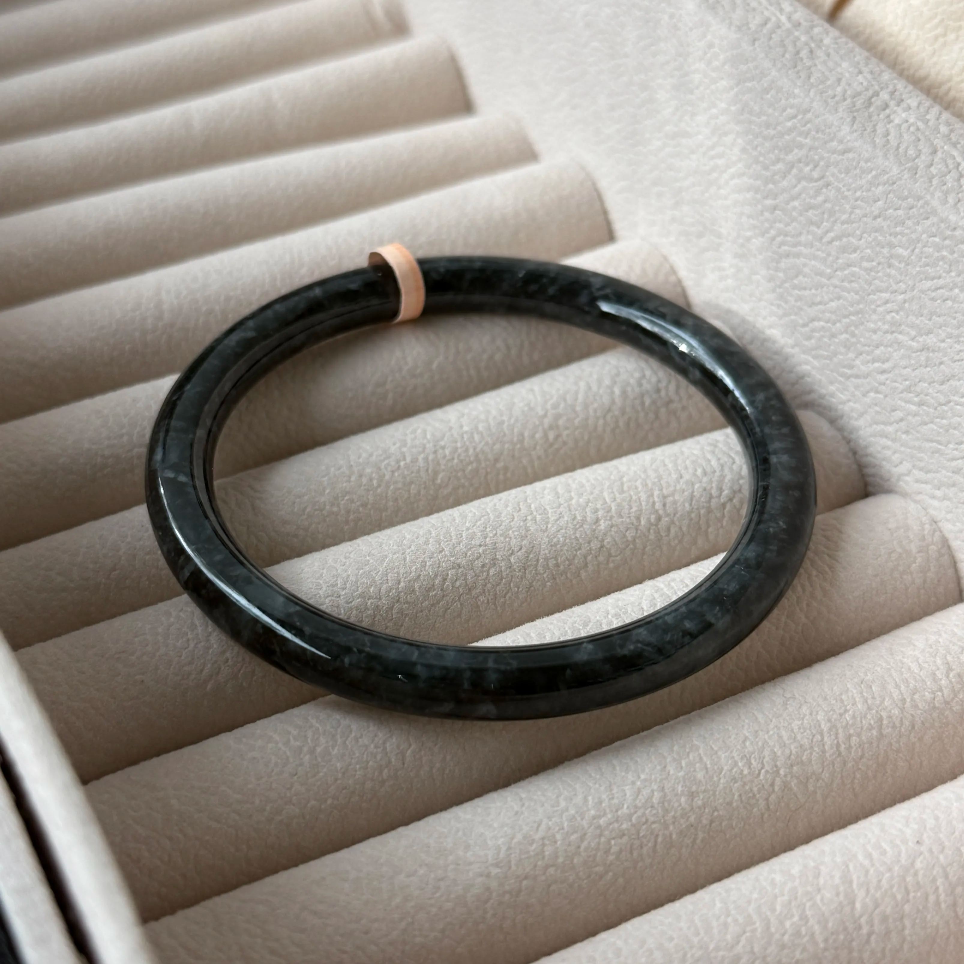 Grade A Snowflake Ash Jade Yuan Tiao Bangle - S58/26.5g - LM