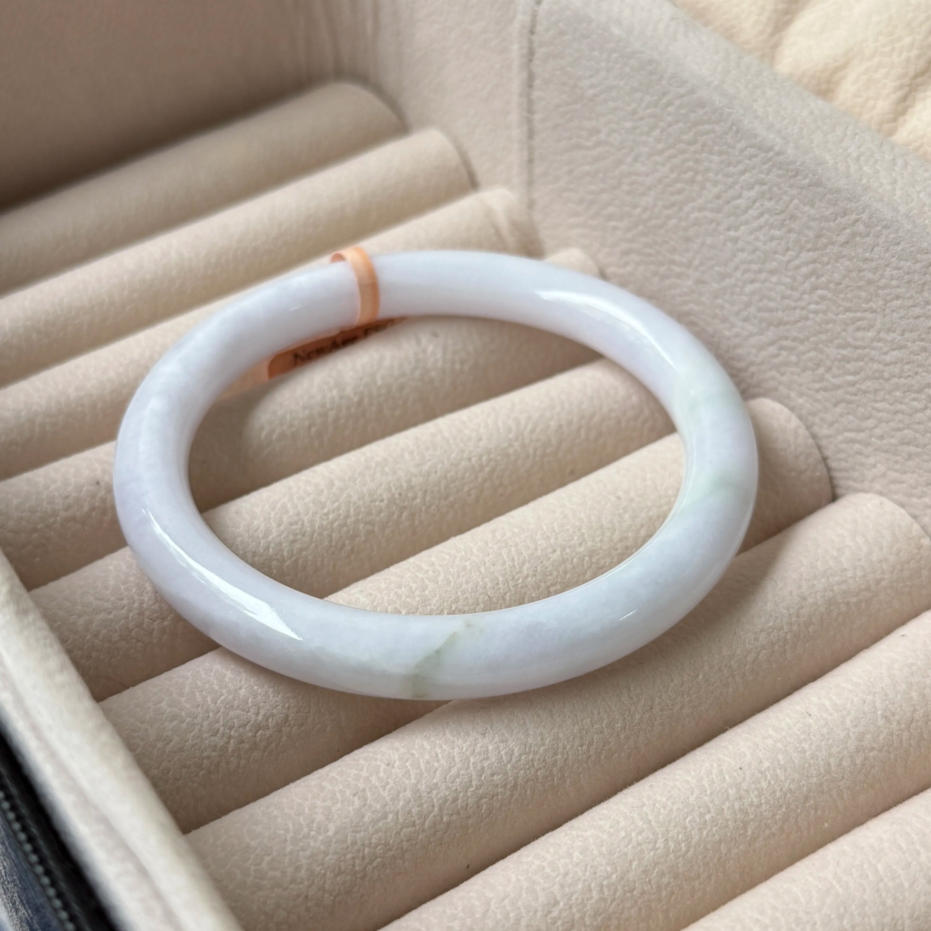 Grade A Powder Lavender Green Jade Yuan Tiao Bangle - S58+/40.7g