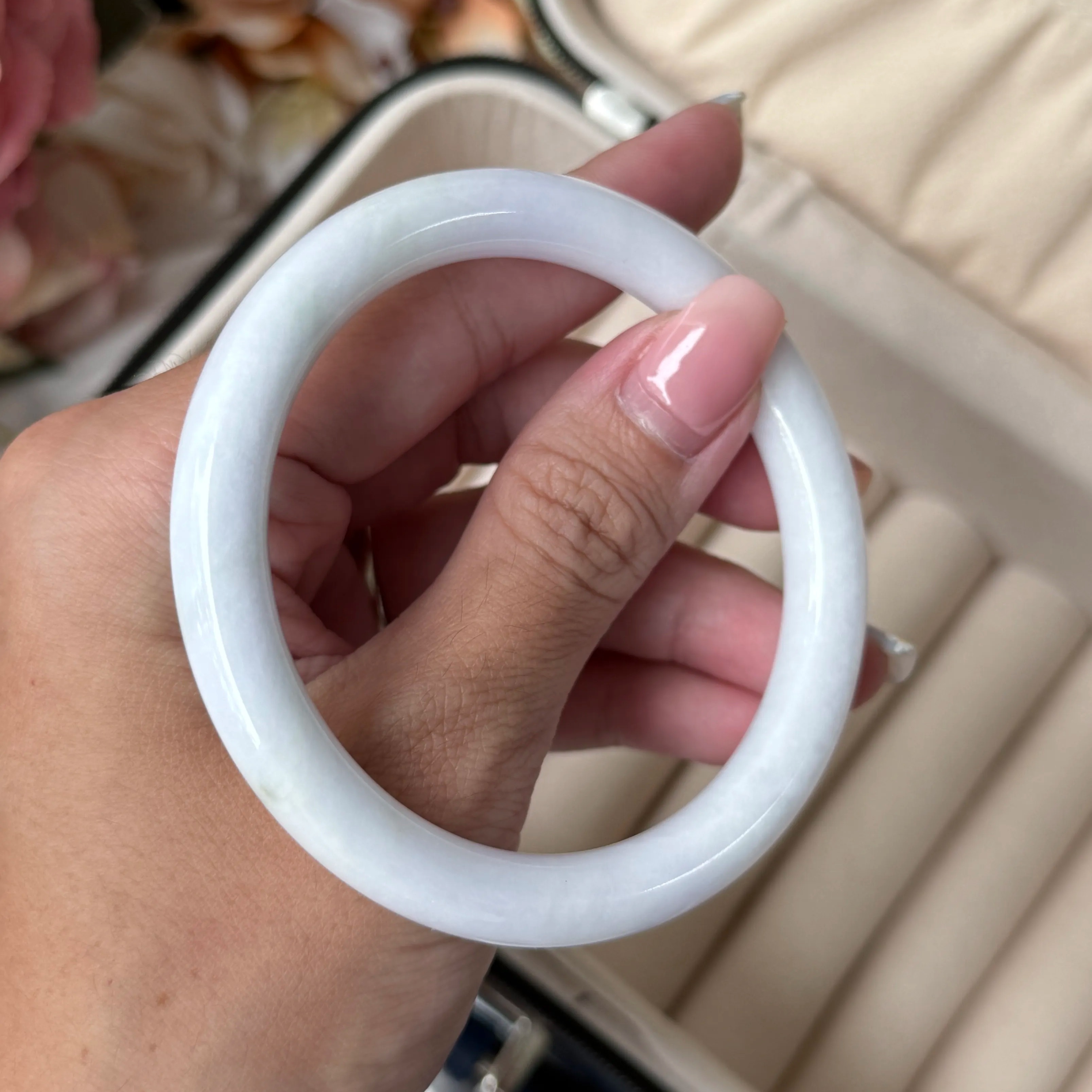 Grade A Powder Lavender Green Jade Yuan Tiao Bangle - S58+/40.7g