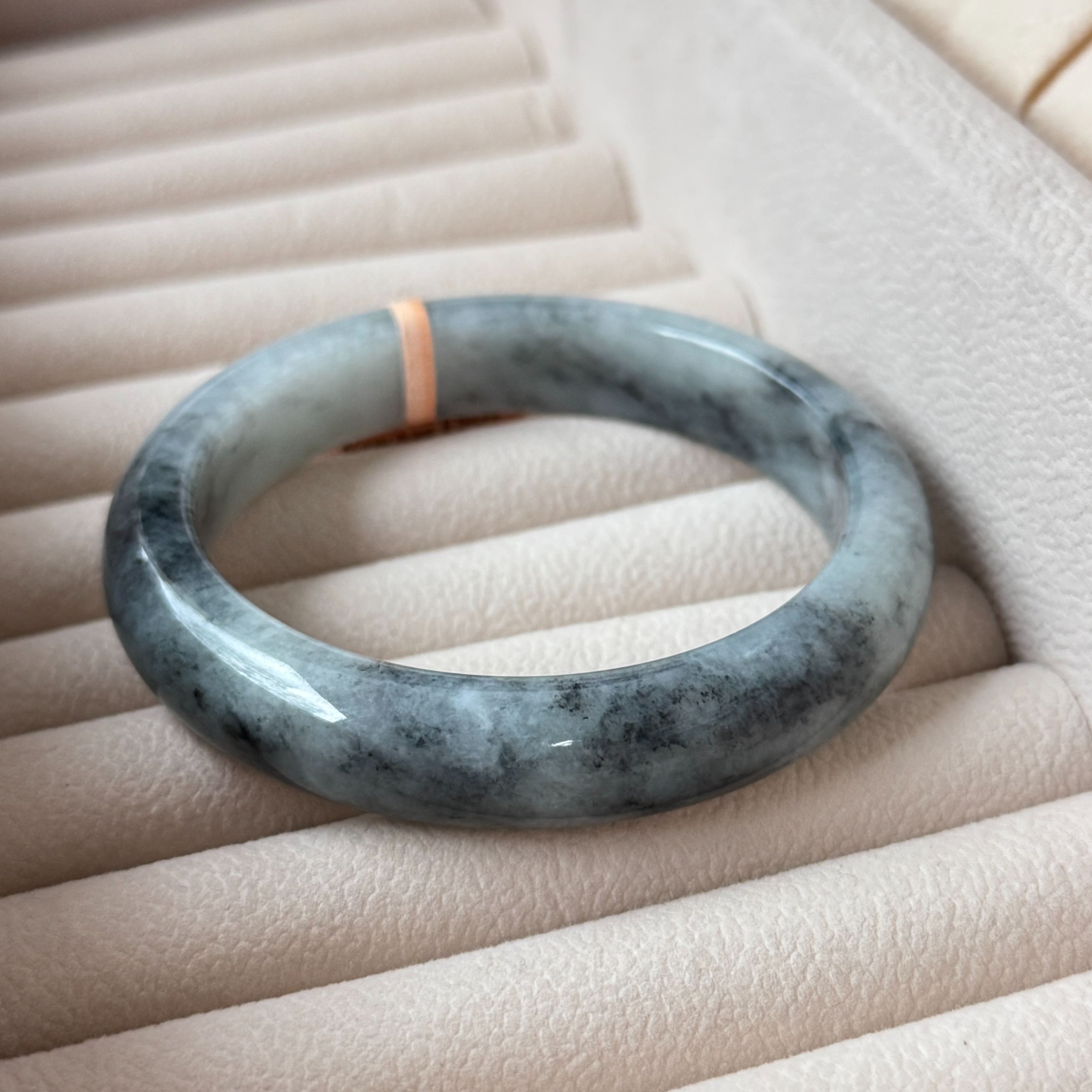 Grade A Ash Grey Jade Bangle - S58+/62.8g - CTM