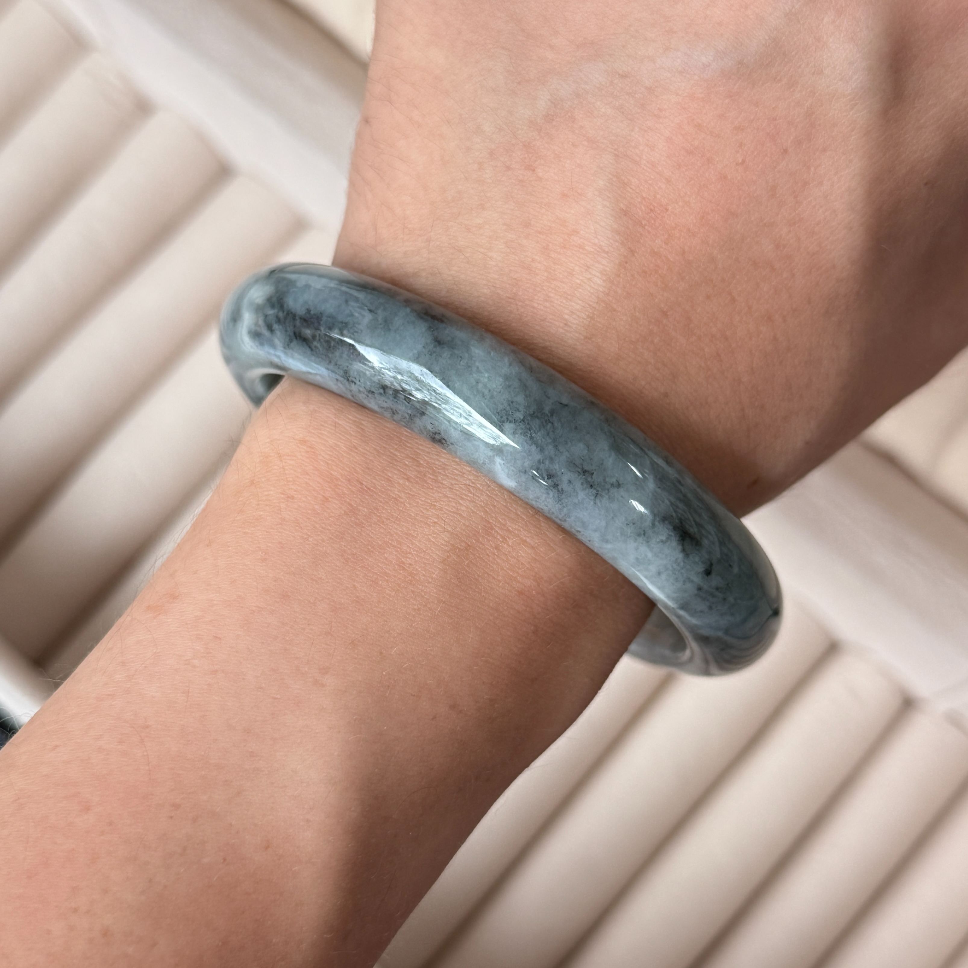 Grade A Ash Grey Jade Bangle - S58+/62.8g - CTM