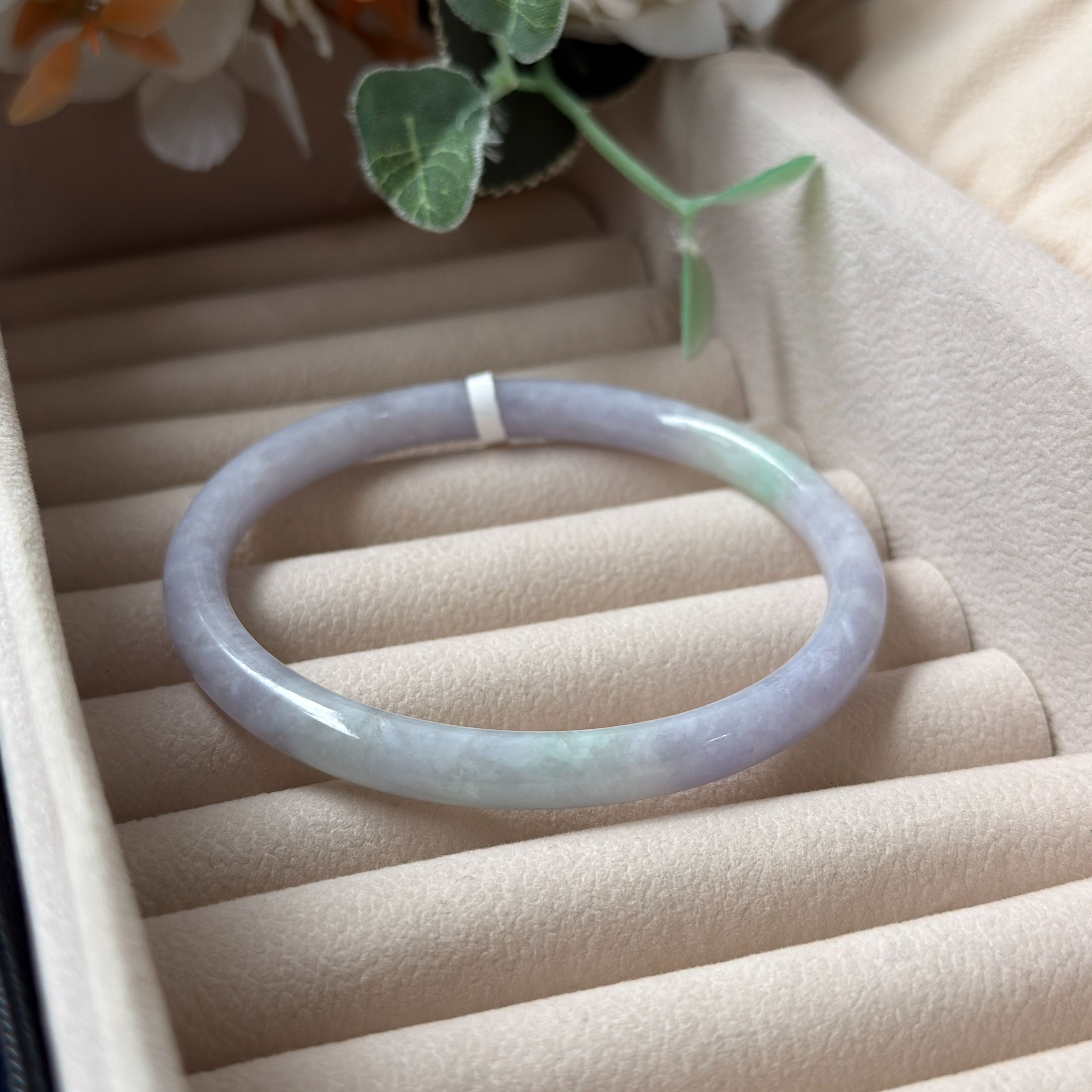 Grade A Dainty Lavender Green Jade Yuan Tiao Bangle - S65+/28.5g