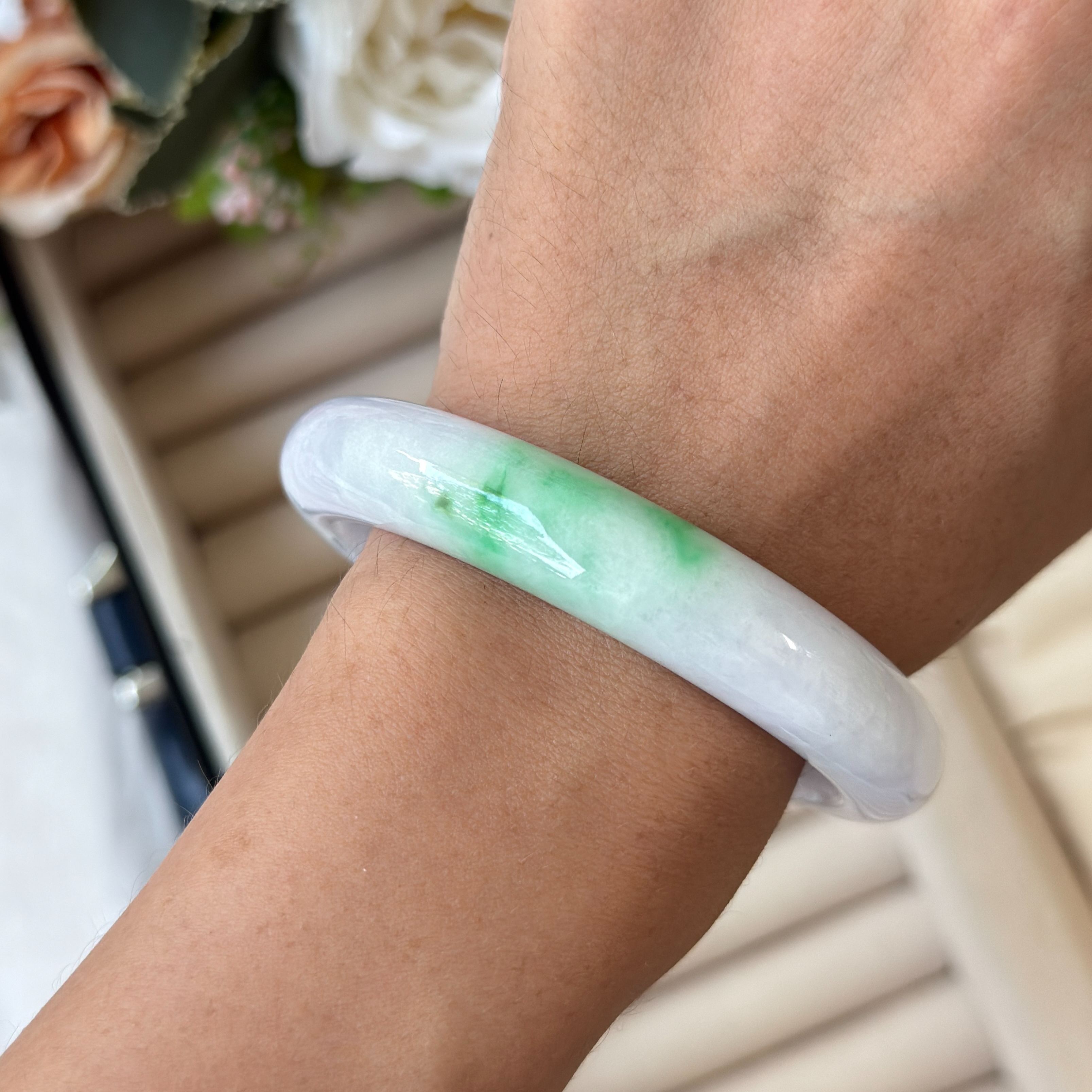 Grade A Wisteria Lavender Green Jade Bangle - S56/61.3g