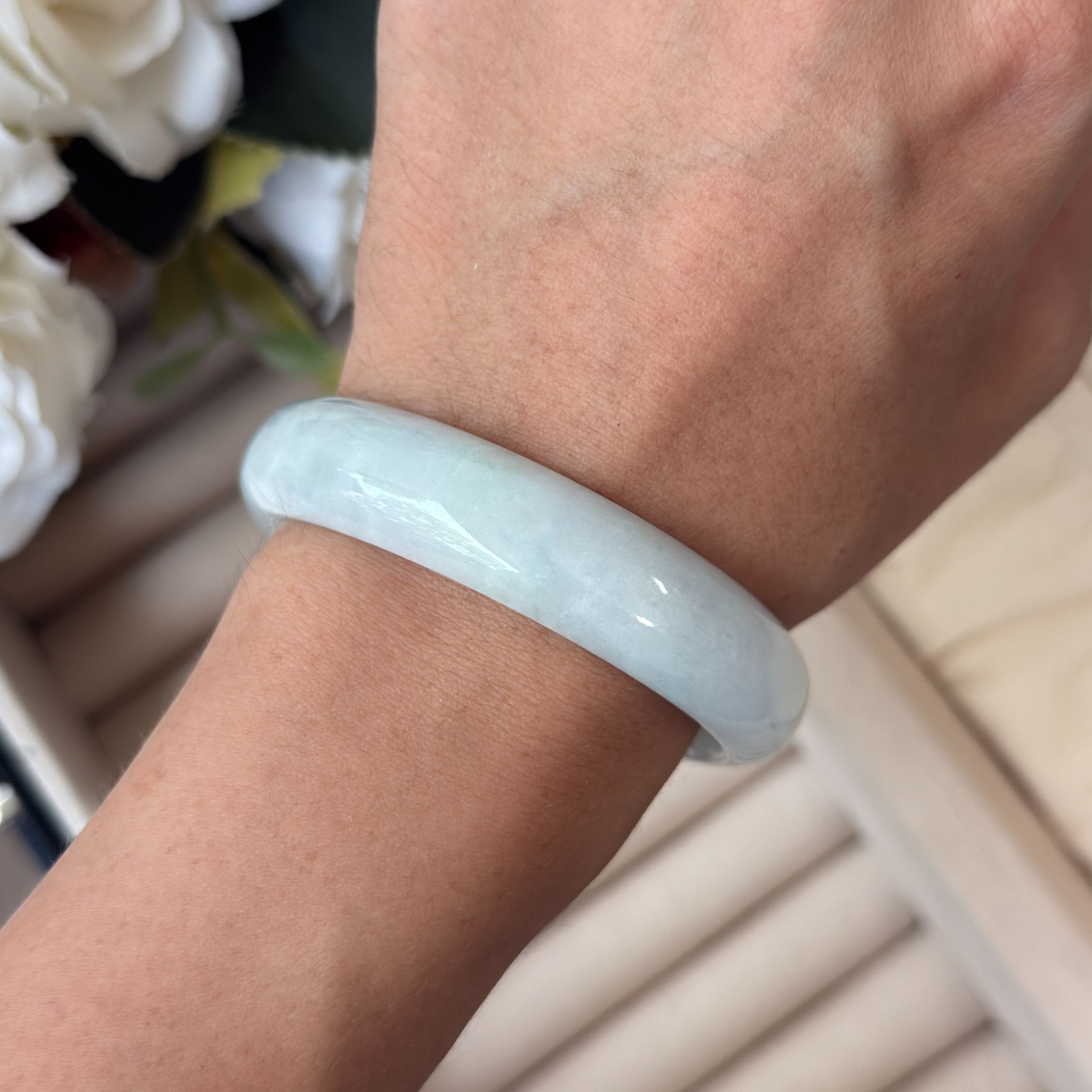 Grade A Mint Green Jade Bangle - S52+/43.1g